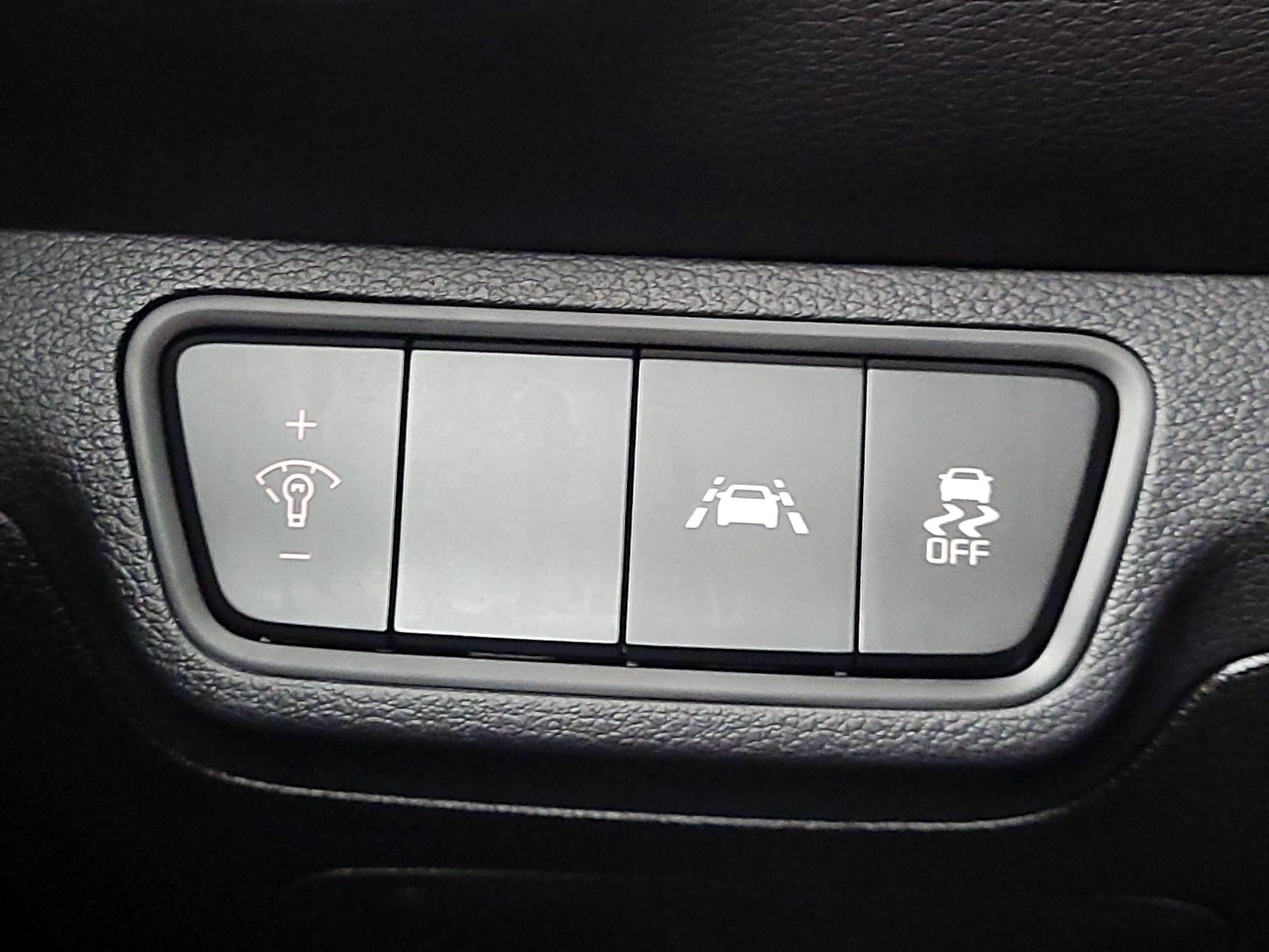 Thumbnail: 2019 Kia Forte - 13