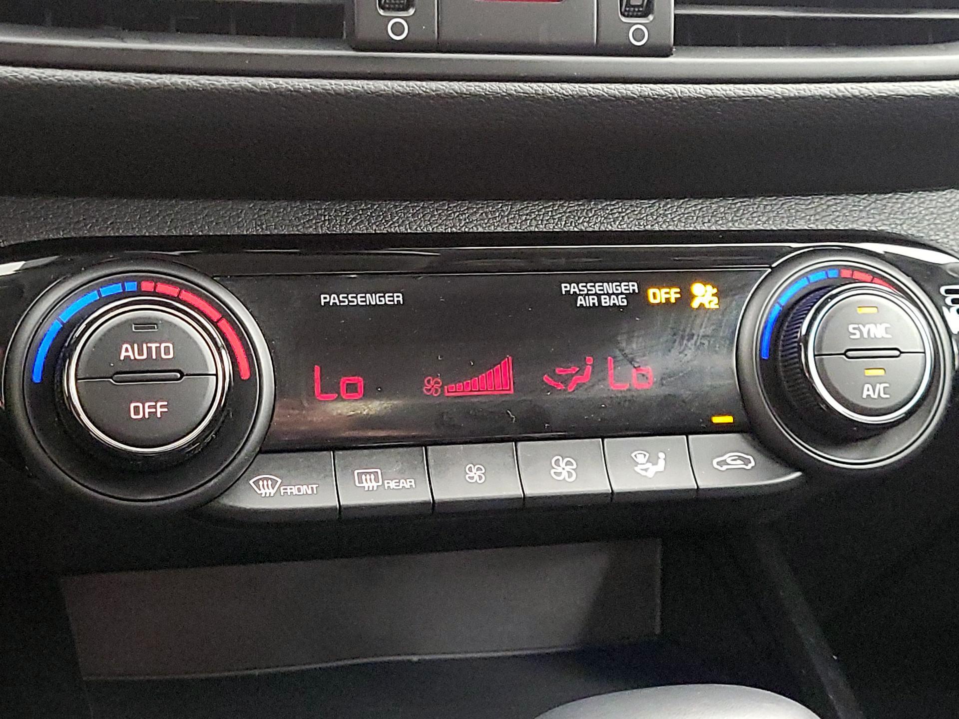 Thumbnail: 2019 Kia Forte - 16