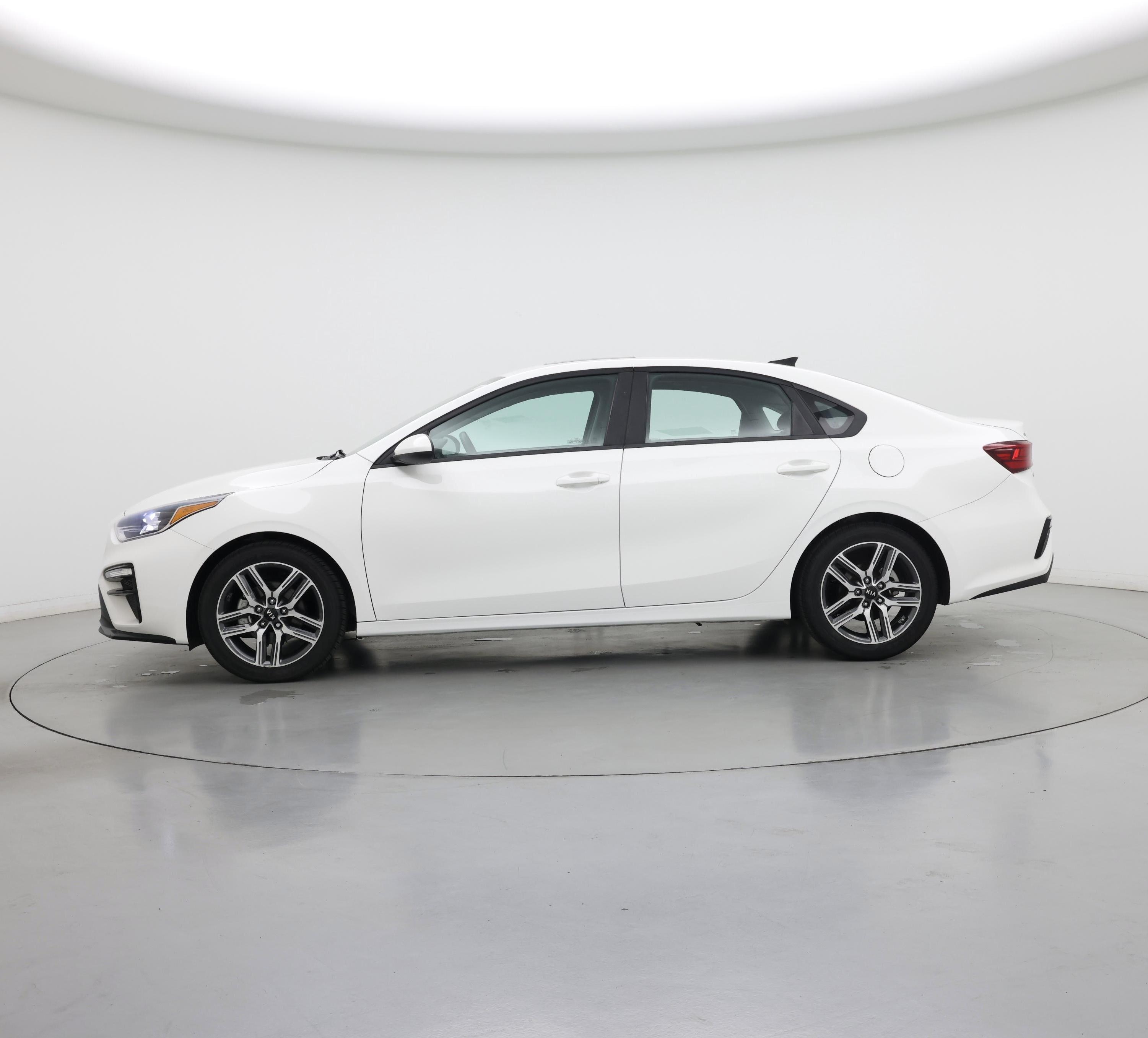 Thumbnail: 2019 Kia Forte - 3