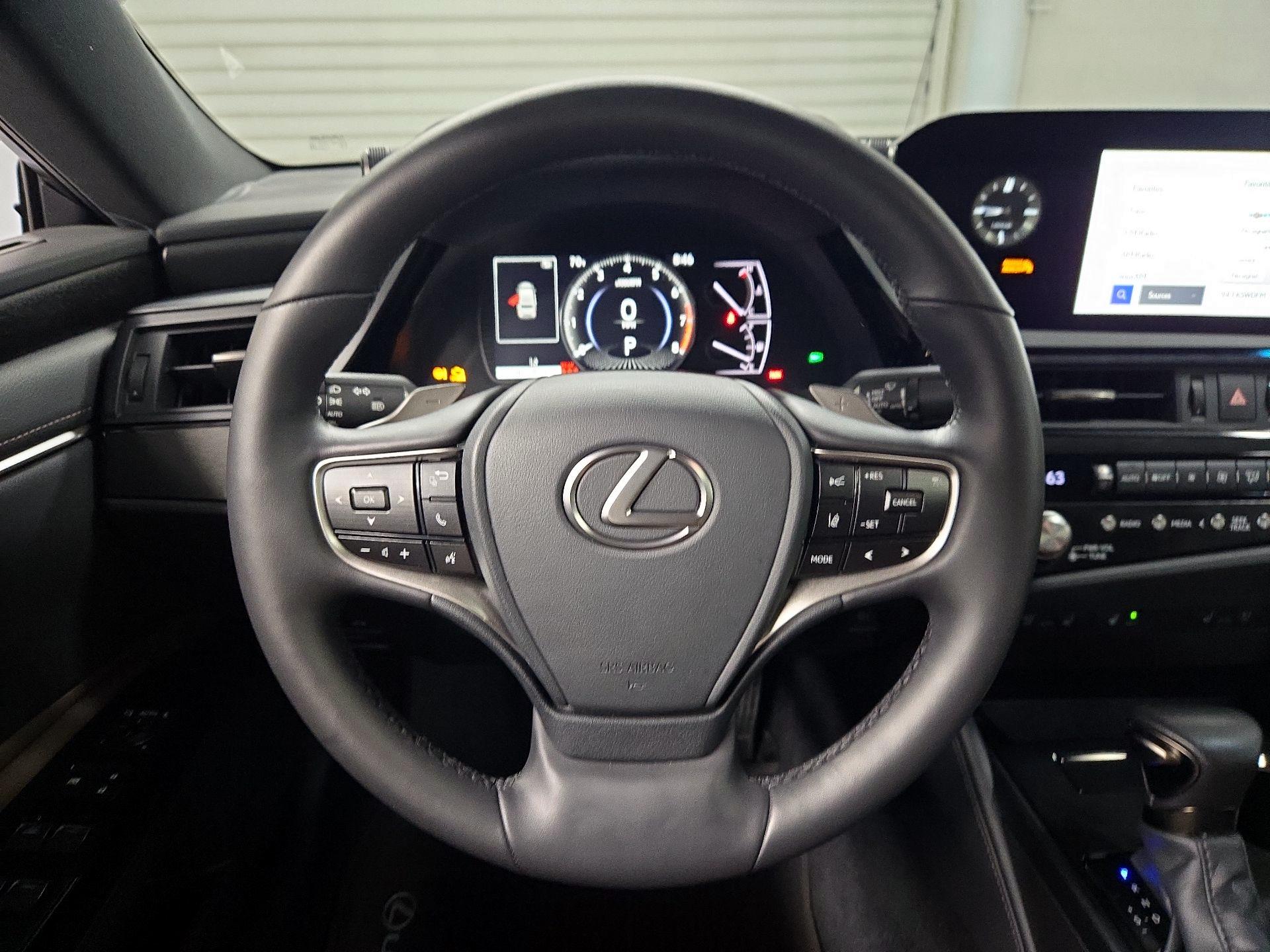 Thumbnail: 2025 Lexus ES - 10