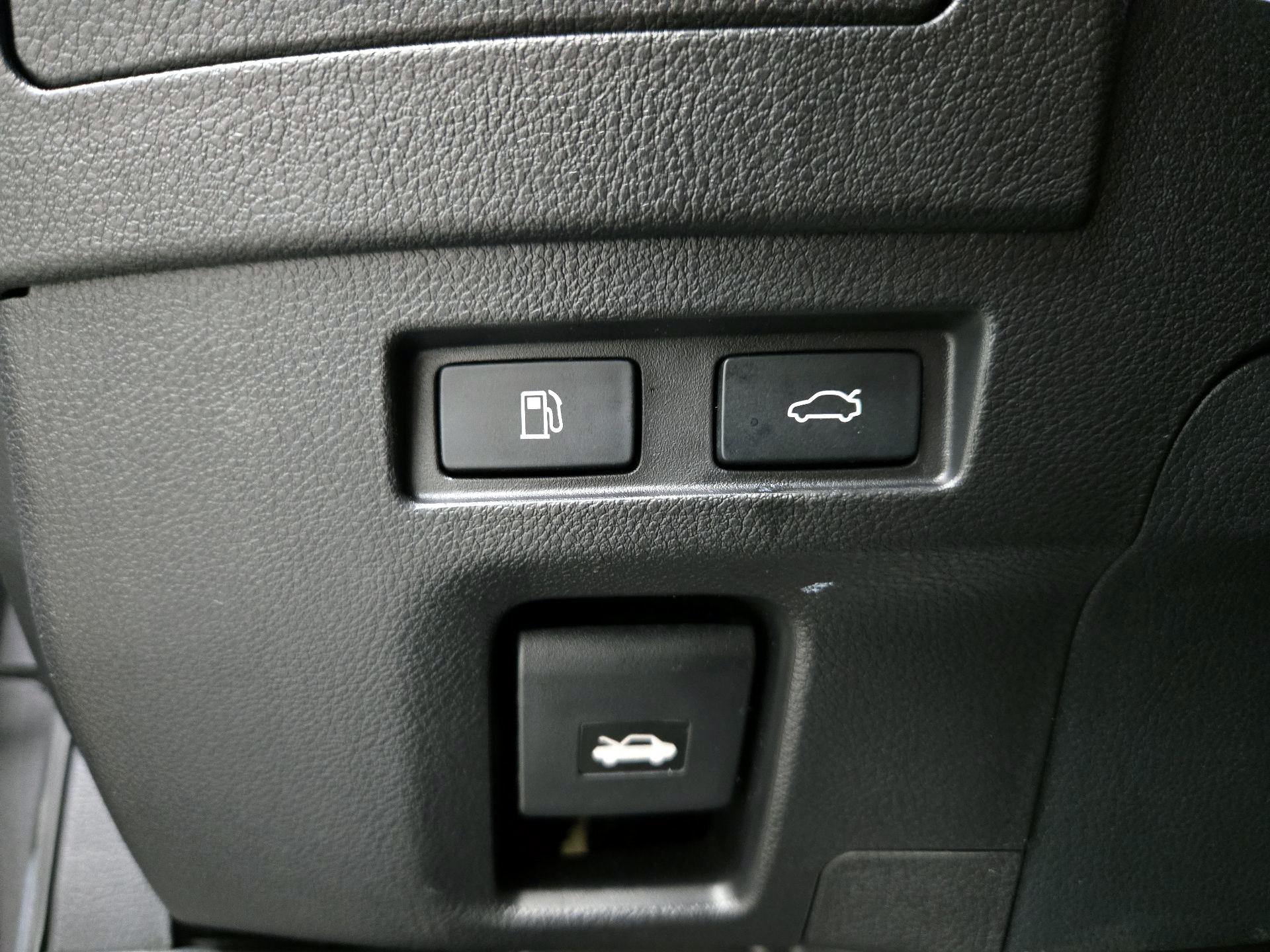 Thumbnail: 2025 Lexus ES - 13