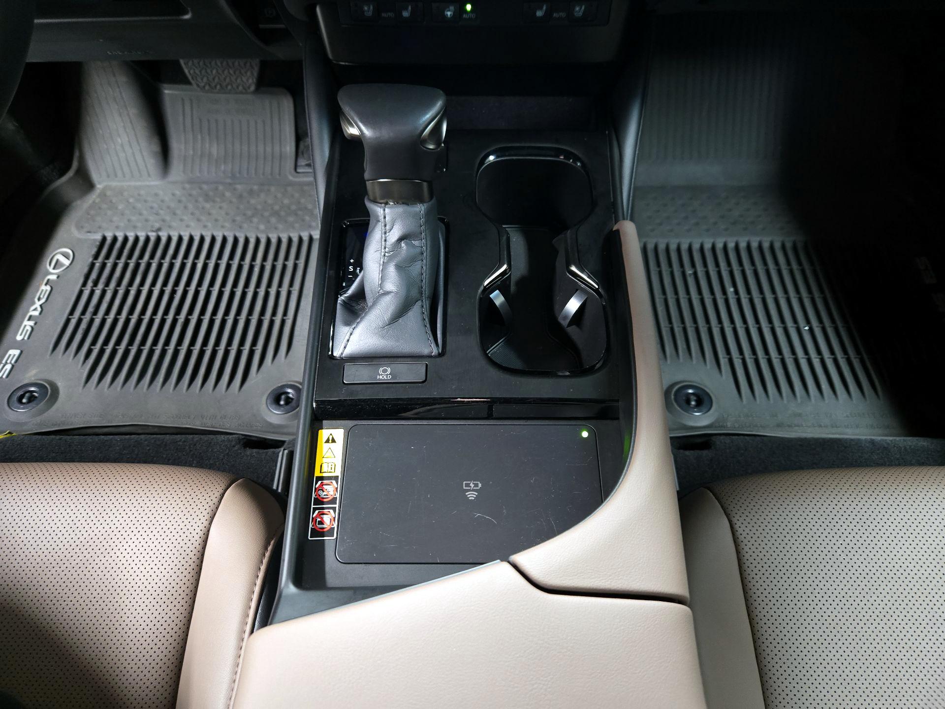 Thumbnail: 2025 Lexus ES - 17