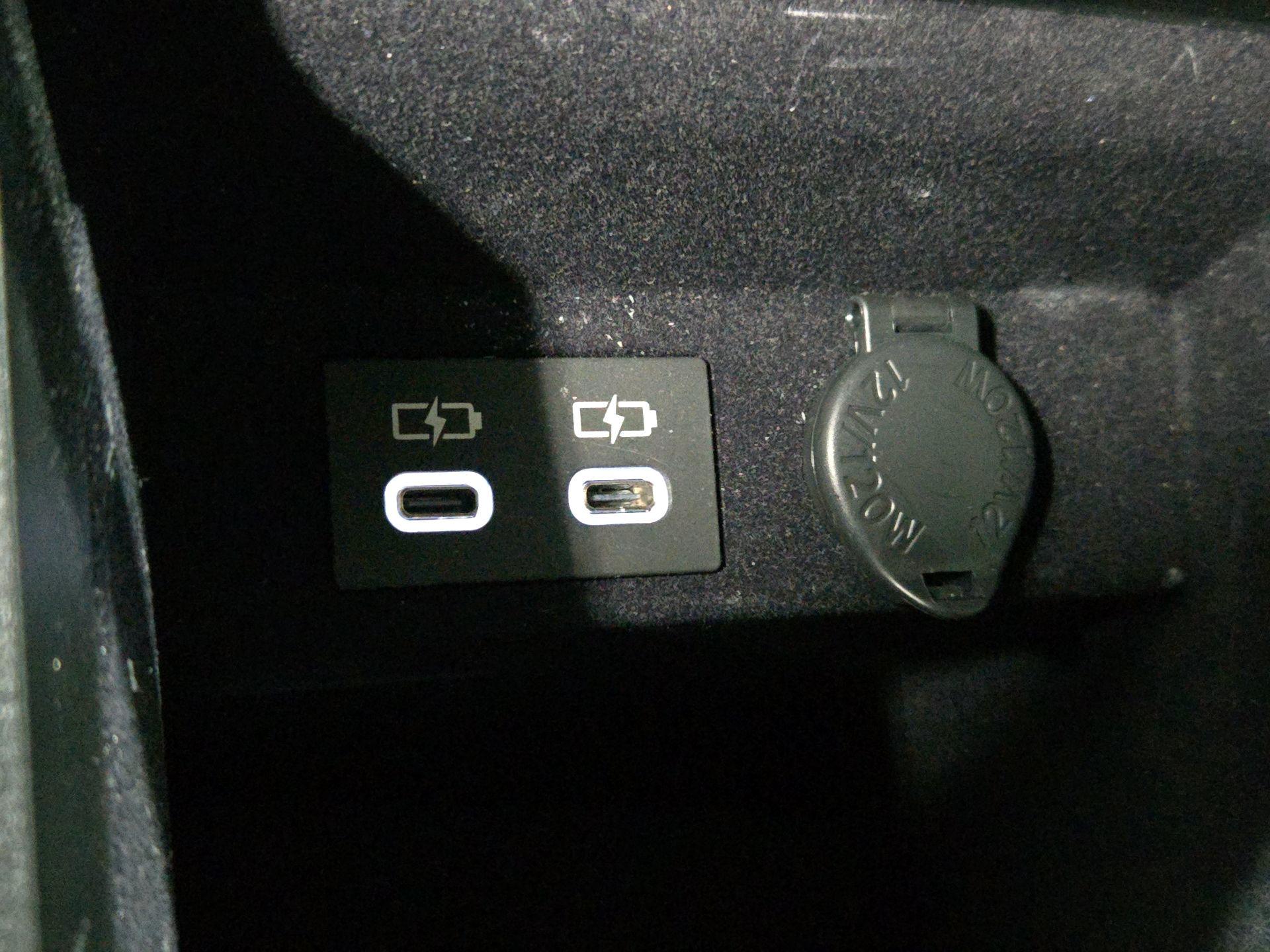 Thumbnail: 2025 Lexus ES - 18