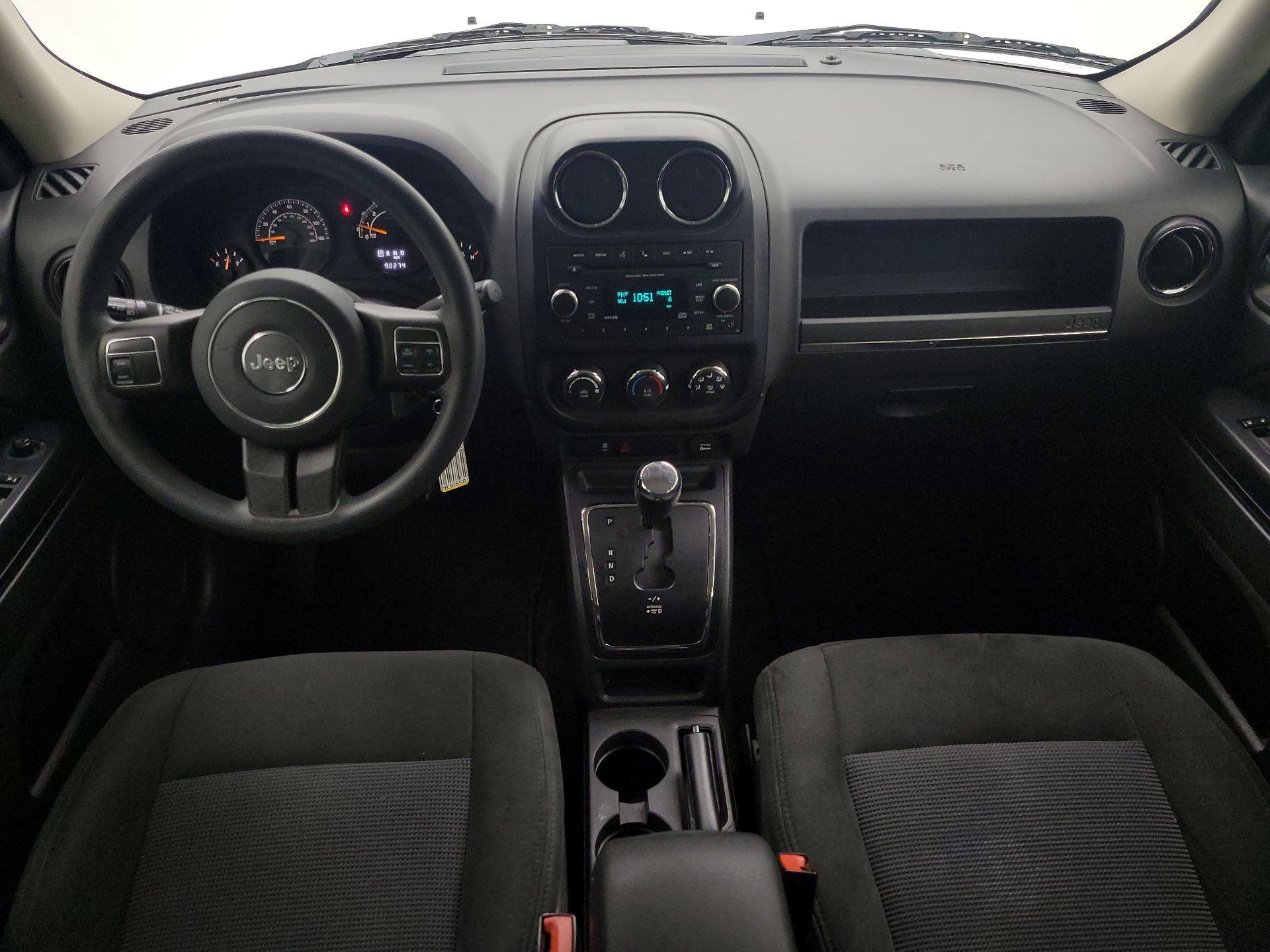 Thumbnail: 2016 Jeep Patriot - 9
