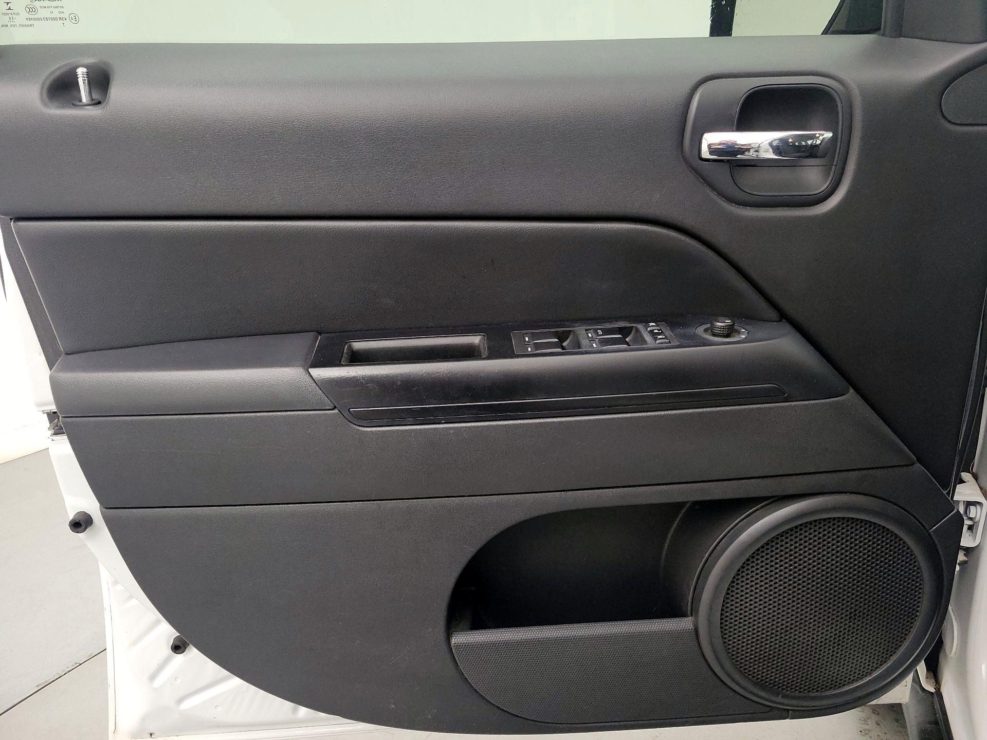Thumbnail: 2016 Jeep Patriot - 12