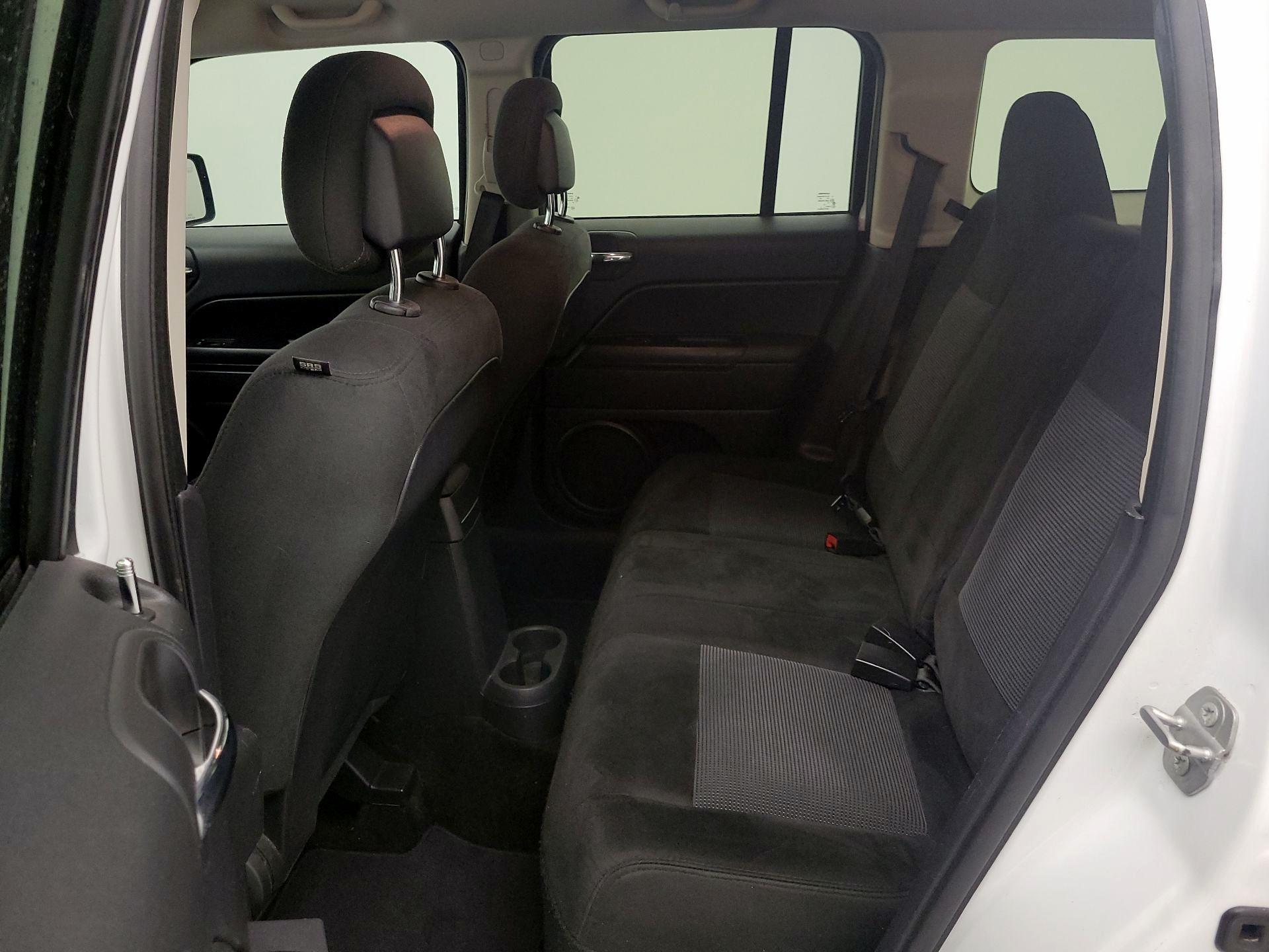 Thumbnail: 2016 Jeep Patriot - 17
