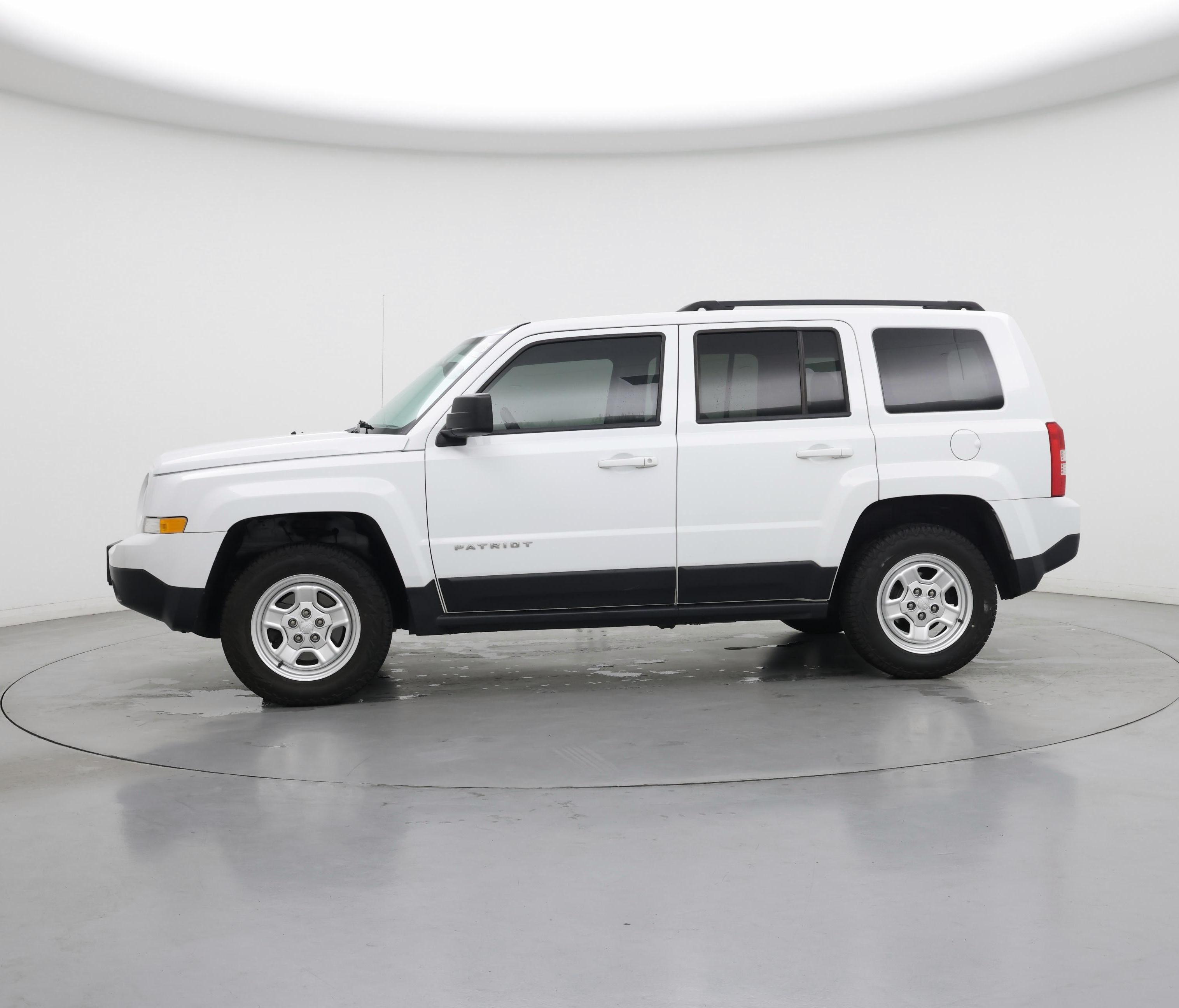 Thumbnail: 2016 Jeep Patriot - 3