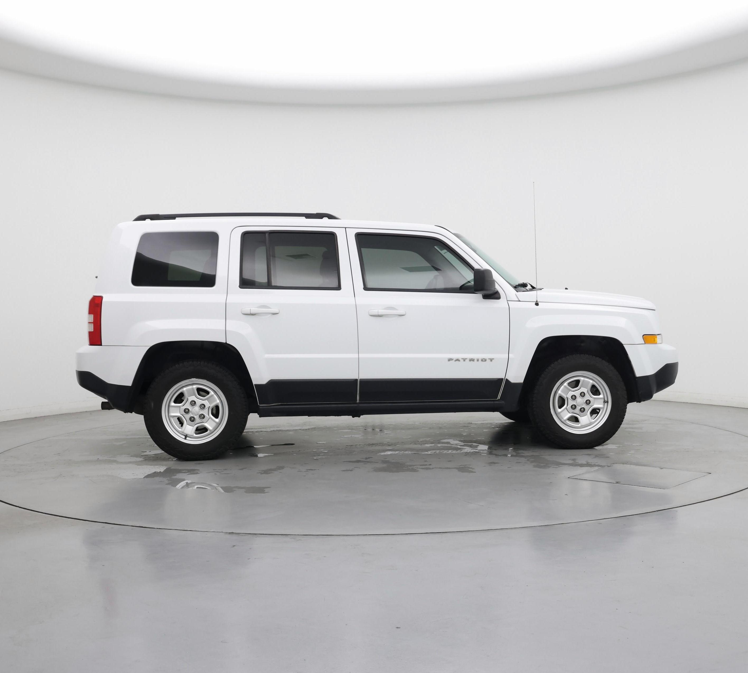 Thumbnail: 2016 Jeep Patriot - 7