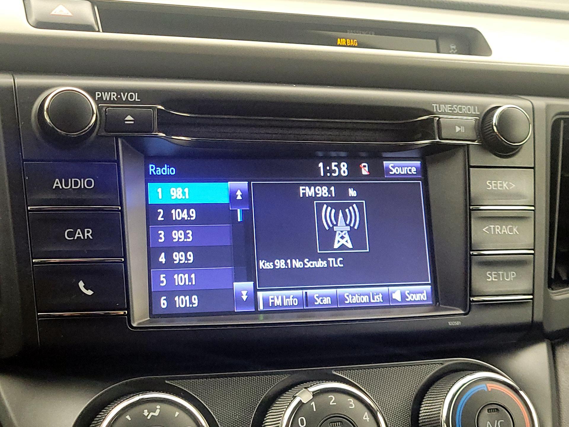 Thumbnail: 2016 Toyota RAV4 - 15