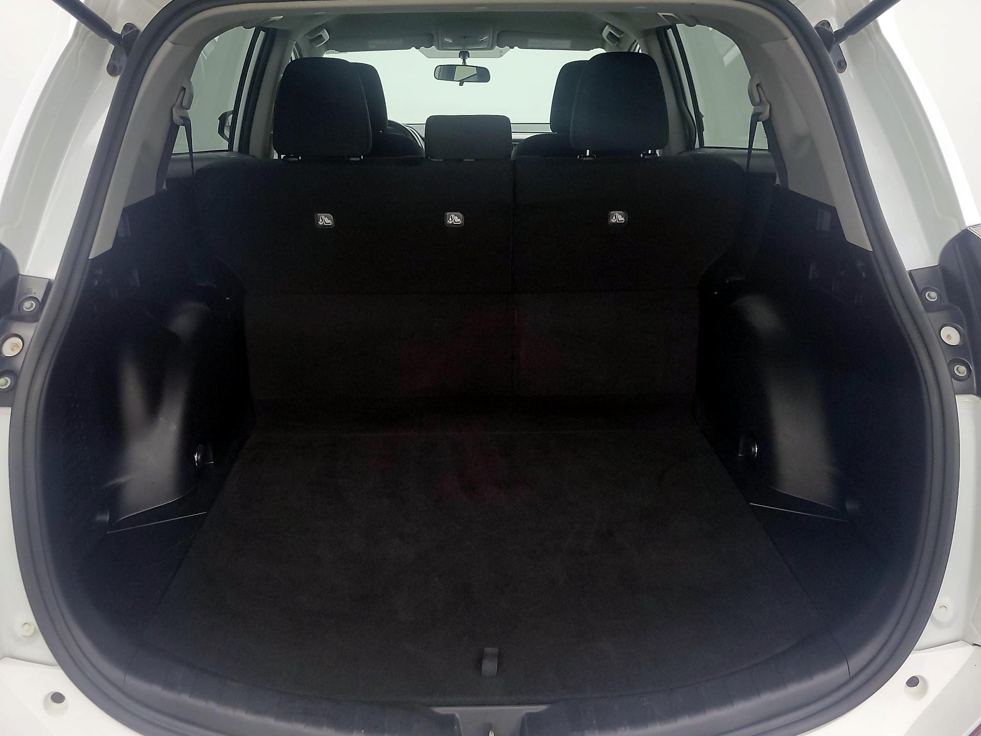 Thumbnail: 2016 Toyota RAV4 - 20