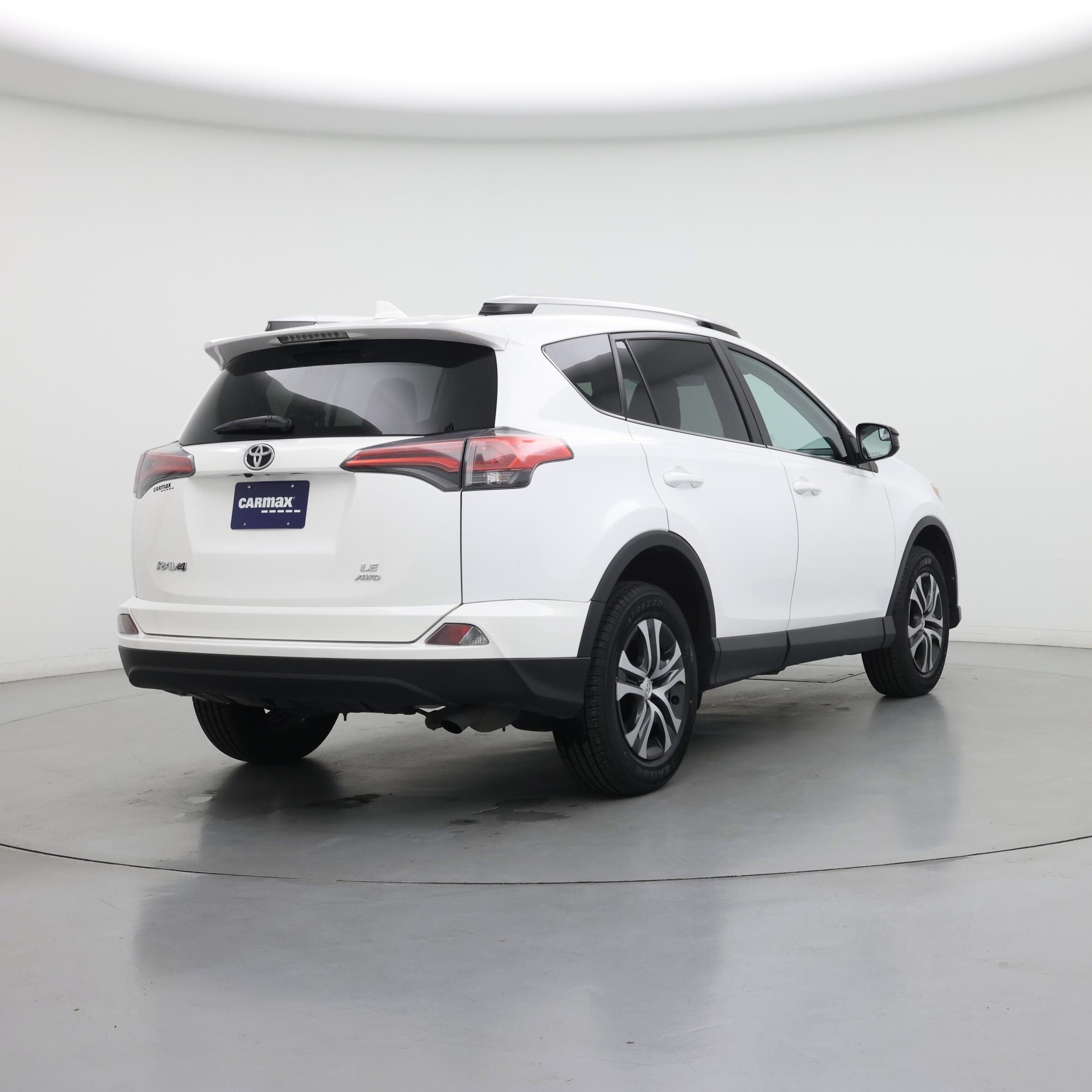 Thumbnail: 2016 Toyota RAV4 - 8