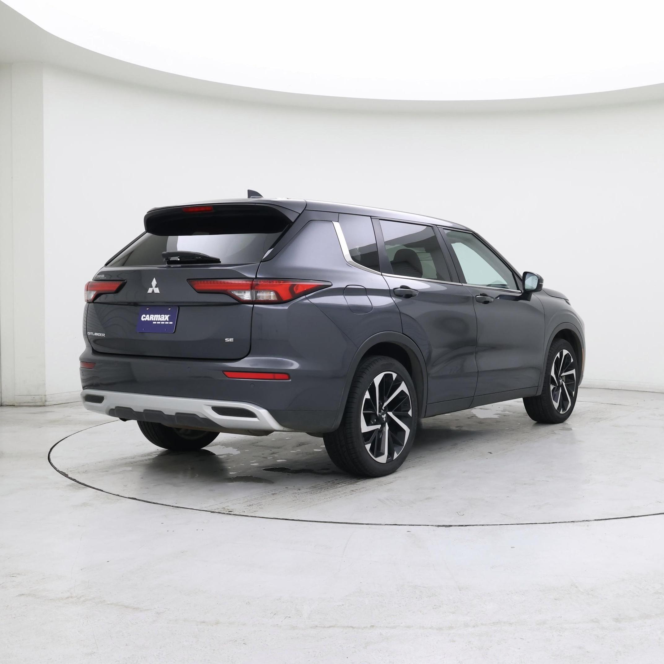 Thumbnail: 2024 Mitsubishi Outlander - 8