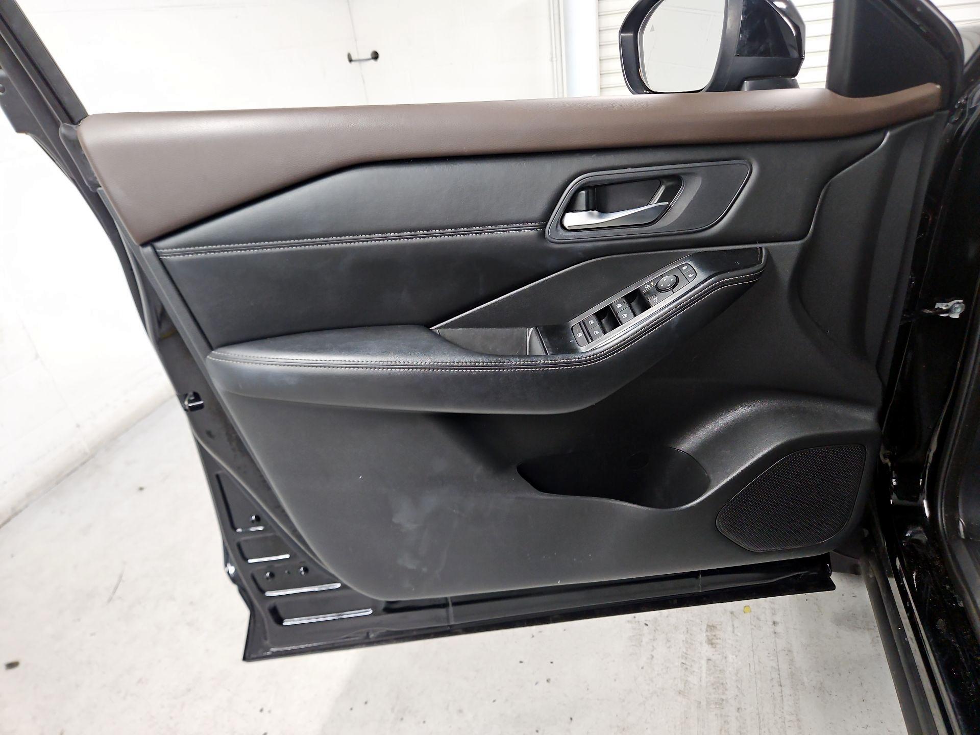 Thumbnail: 2023 Nissan Rogue - 12