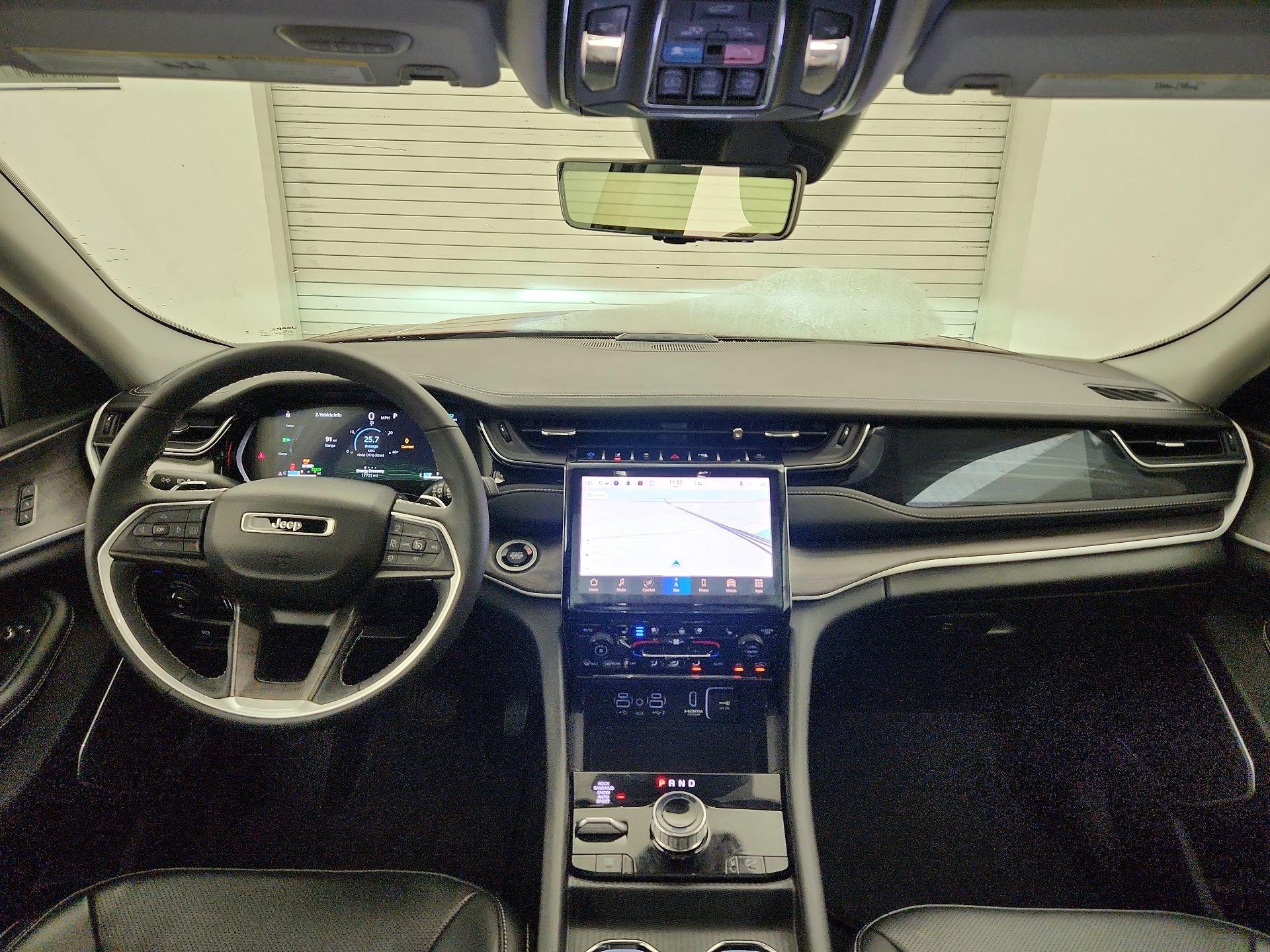 Thumbnail: 2023 Jeep Grand Cherokee - 9