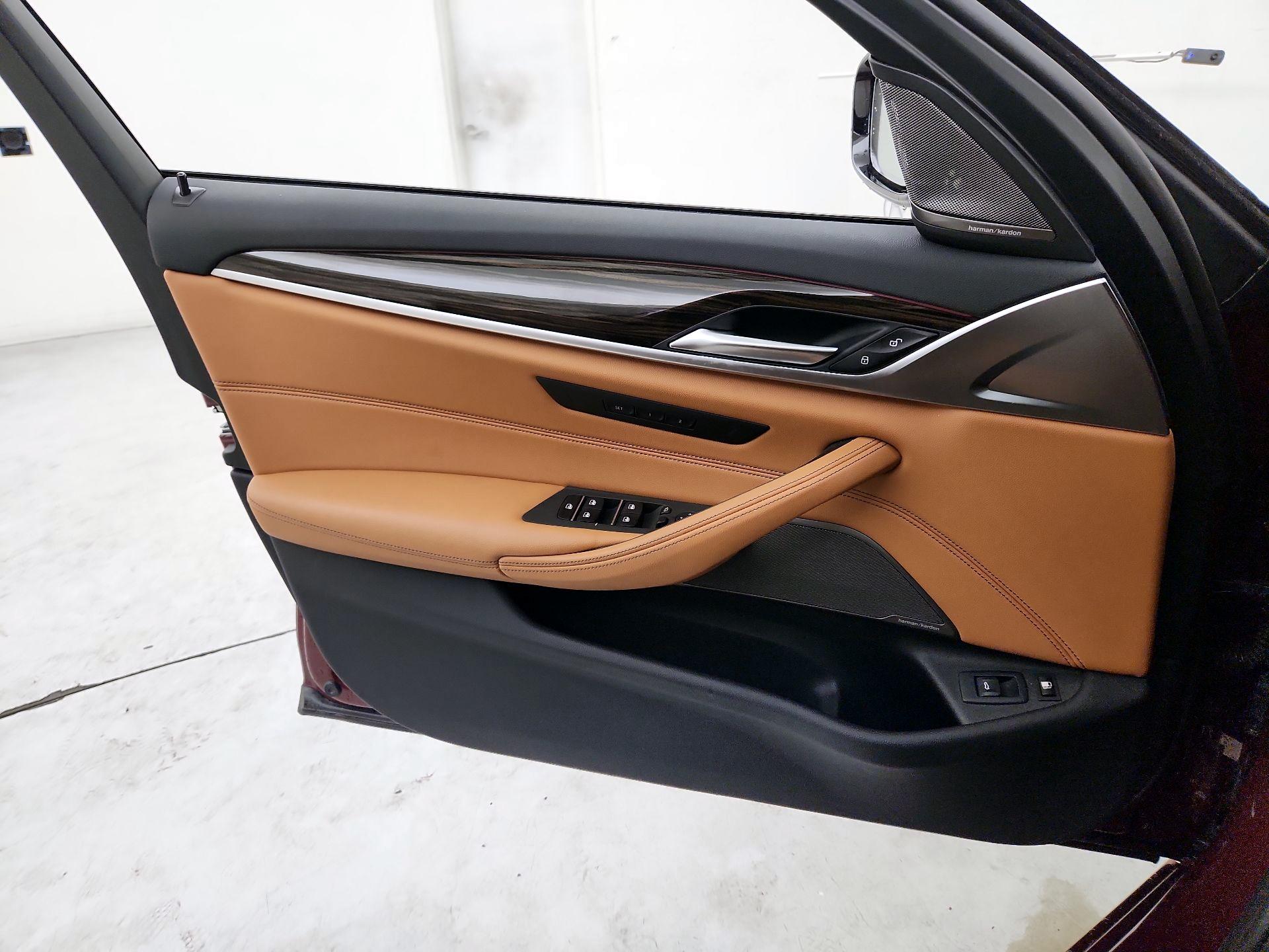 Thumbnail: 2023 BMW 5 Series - 12