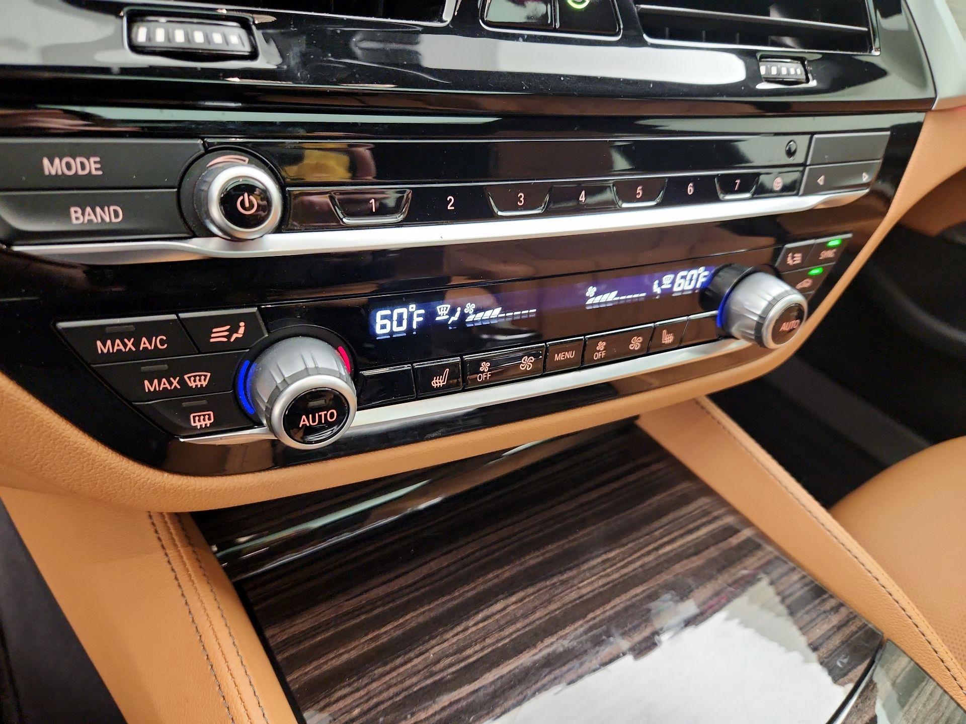 Thumbnail: 2023 BMW 5 Series - 17