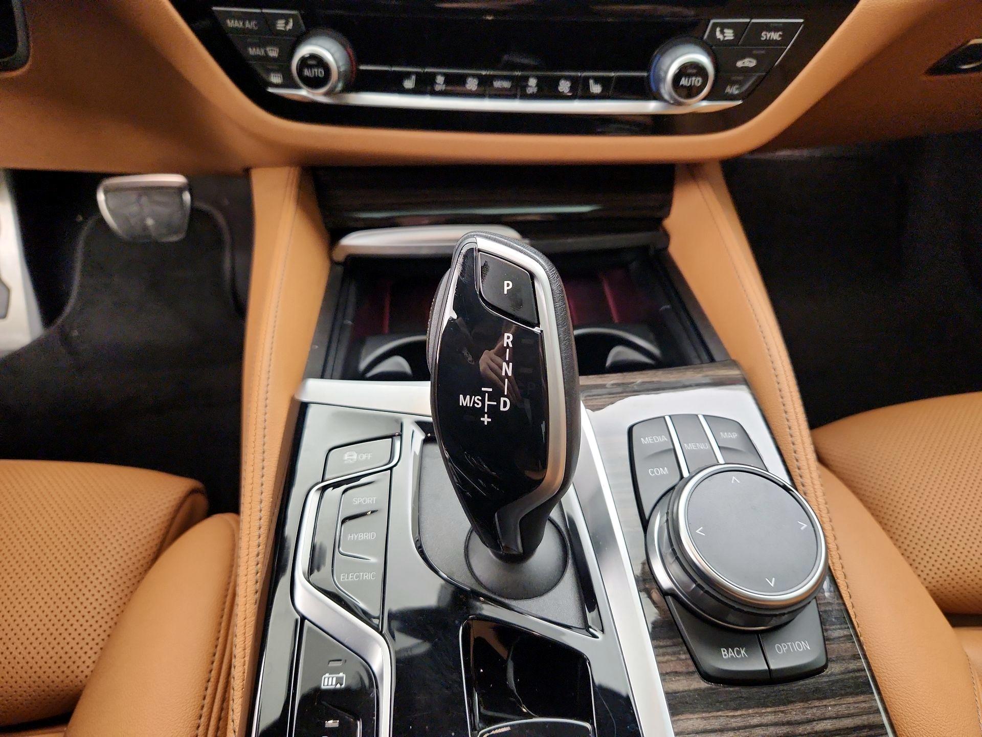 Thumbnail: 2023 BMW 5 Series - 18