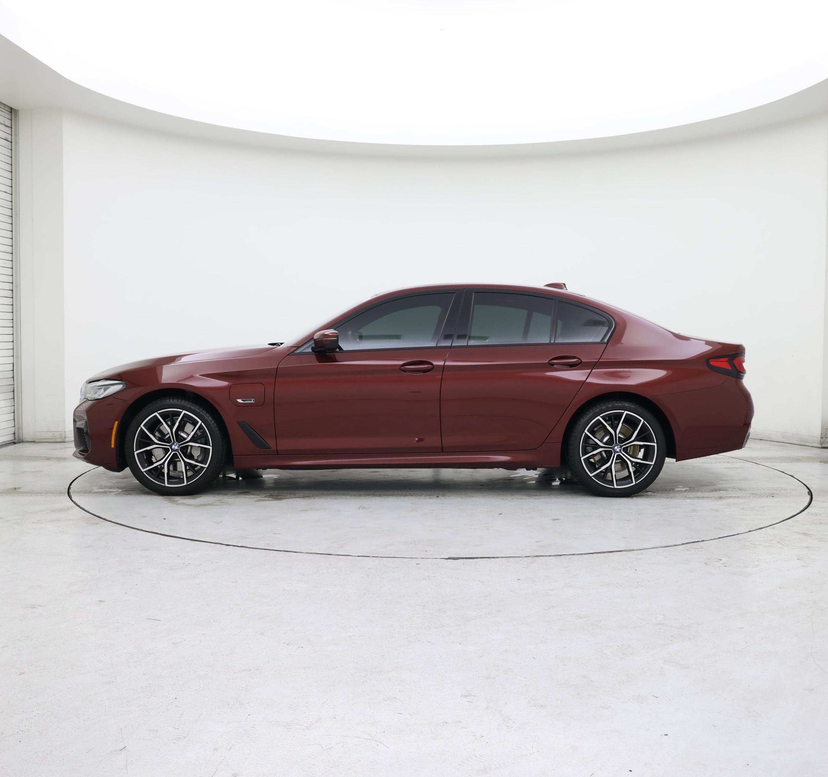 Thumbnail: 2023 BMW 5 Series - 3