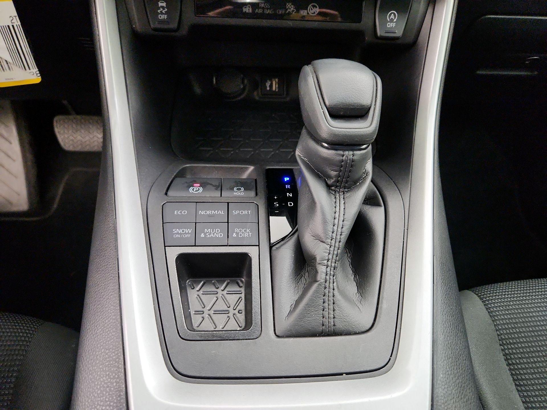 Thumbnail: 2024 Toyota RAV4 - 17