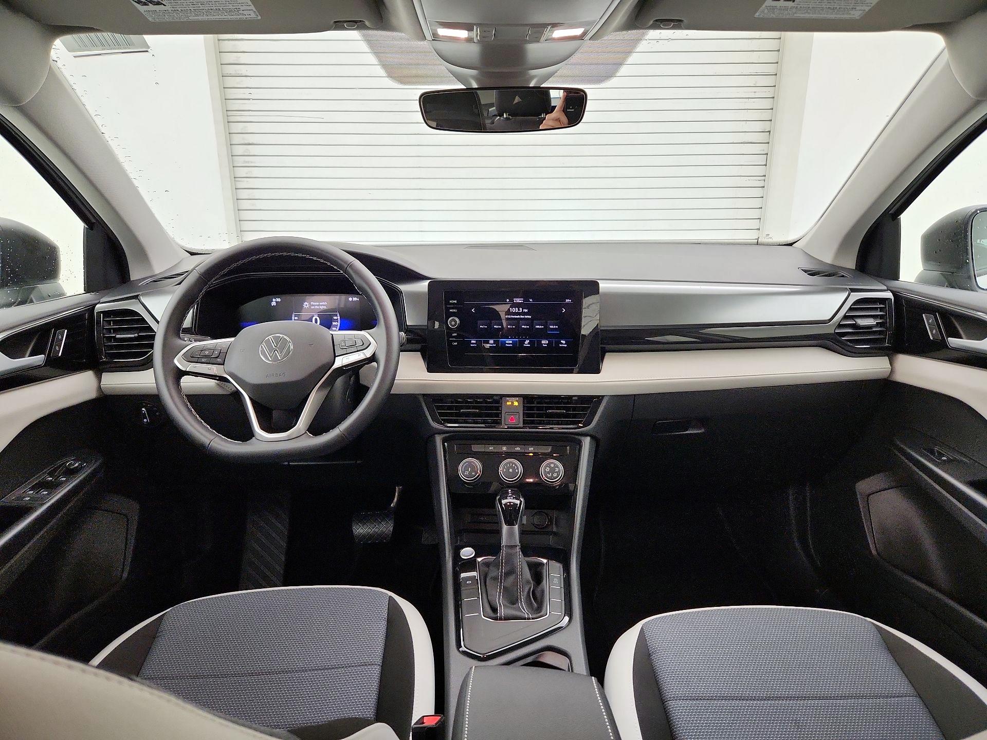 Thumbnail: 2025 Volkswagen Taos - 9