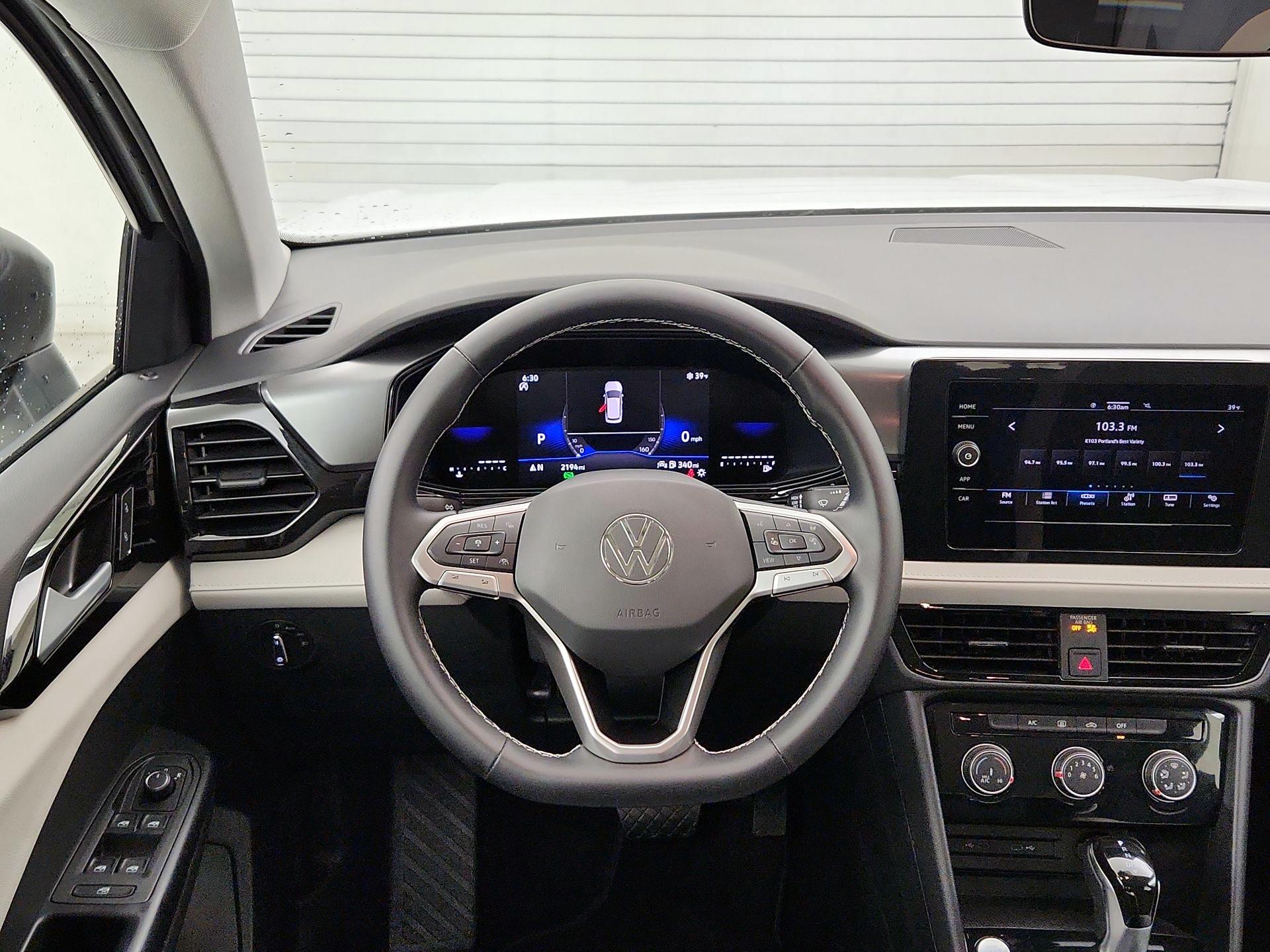 Thumbnail: 2025 Volkswagen Taos - 10