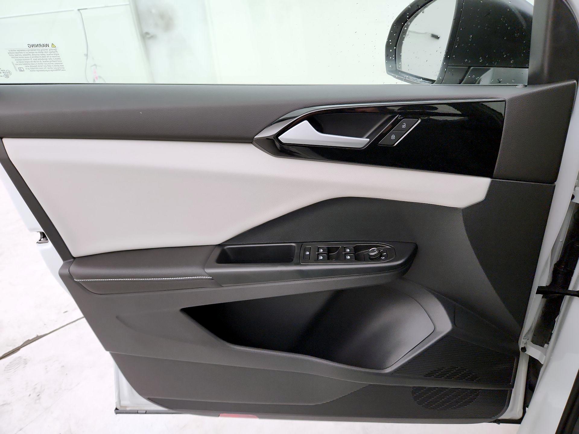 Thumbnail: 2025 Volkswagen Taos - 12