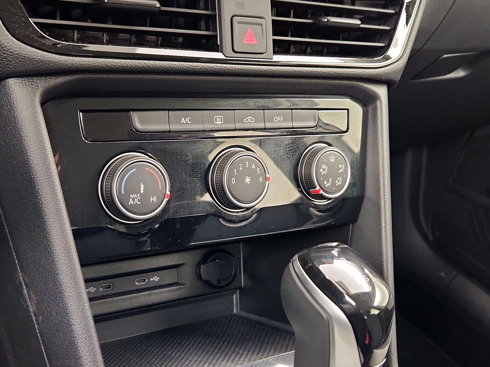 Thumbnail: 2025 Volkswagen Taos - 16