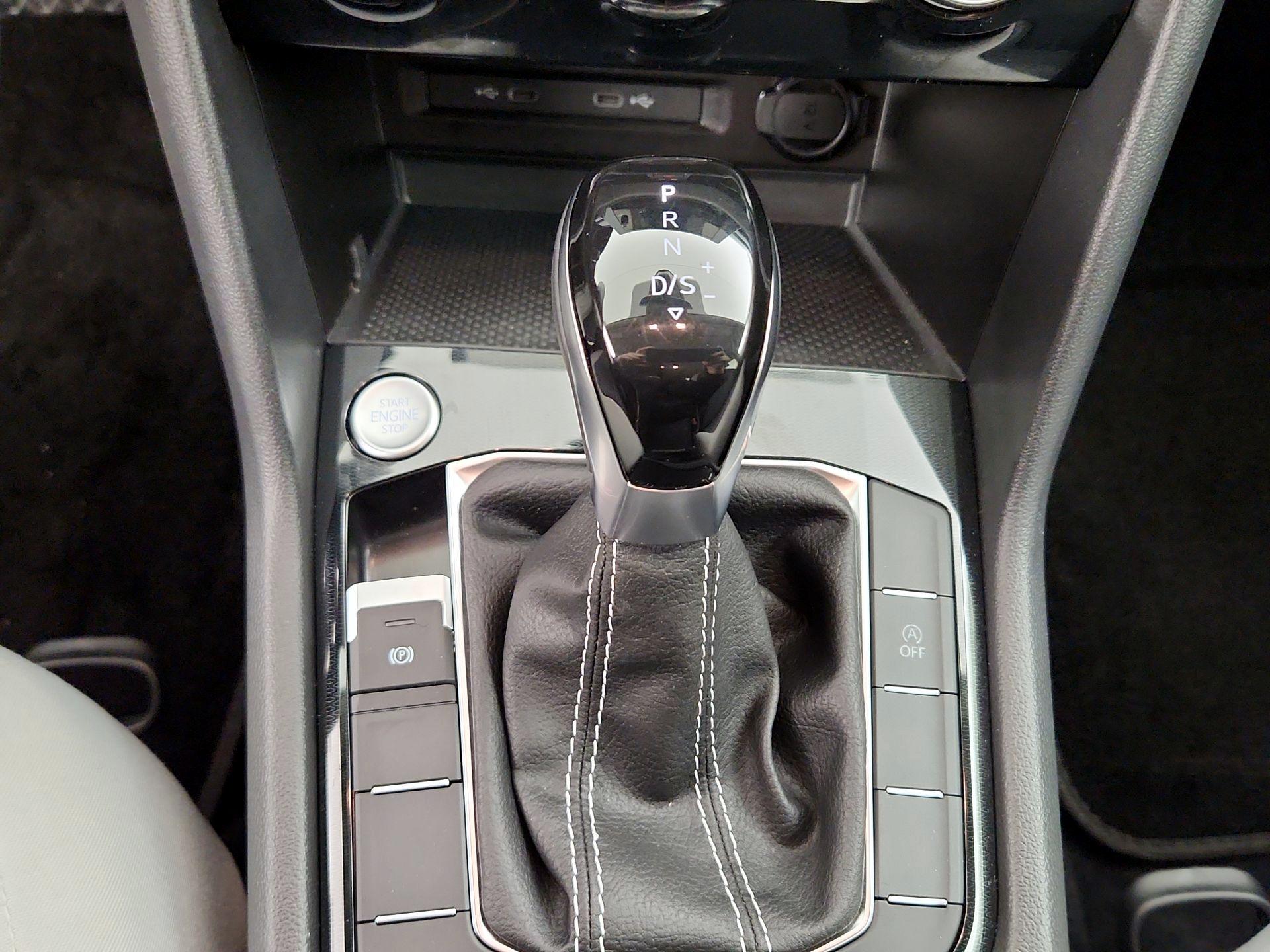 Thumbnail: 2025 Volkswagen Taos - 17