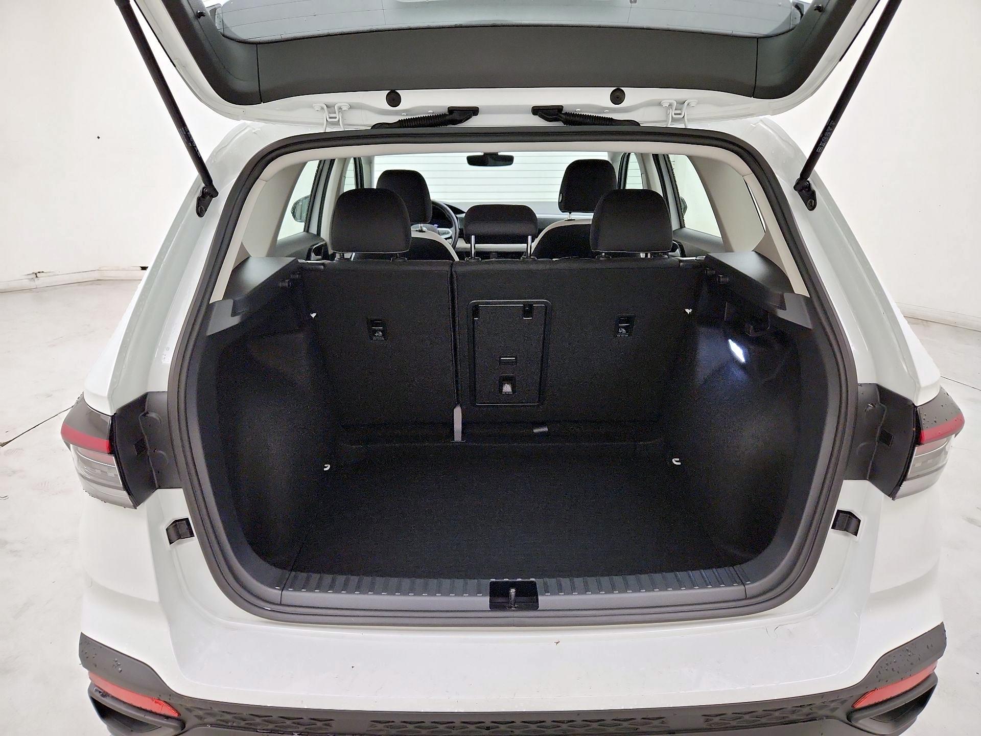 Thumbnail: 2025 Volkswagen Taos - 20