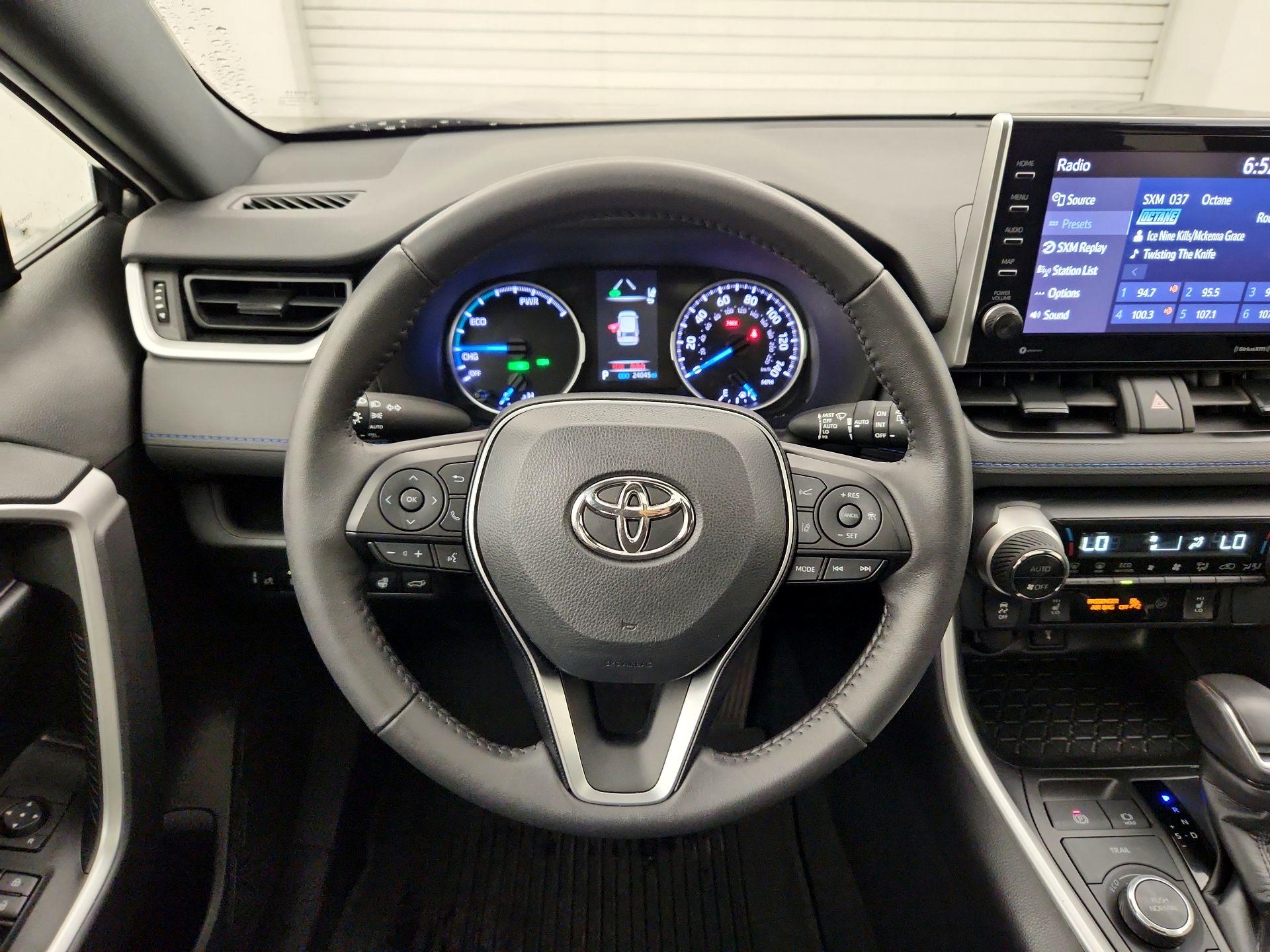 Thumbnail: 2022 Toyota RAV4 - 10