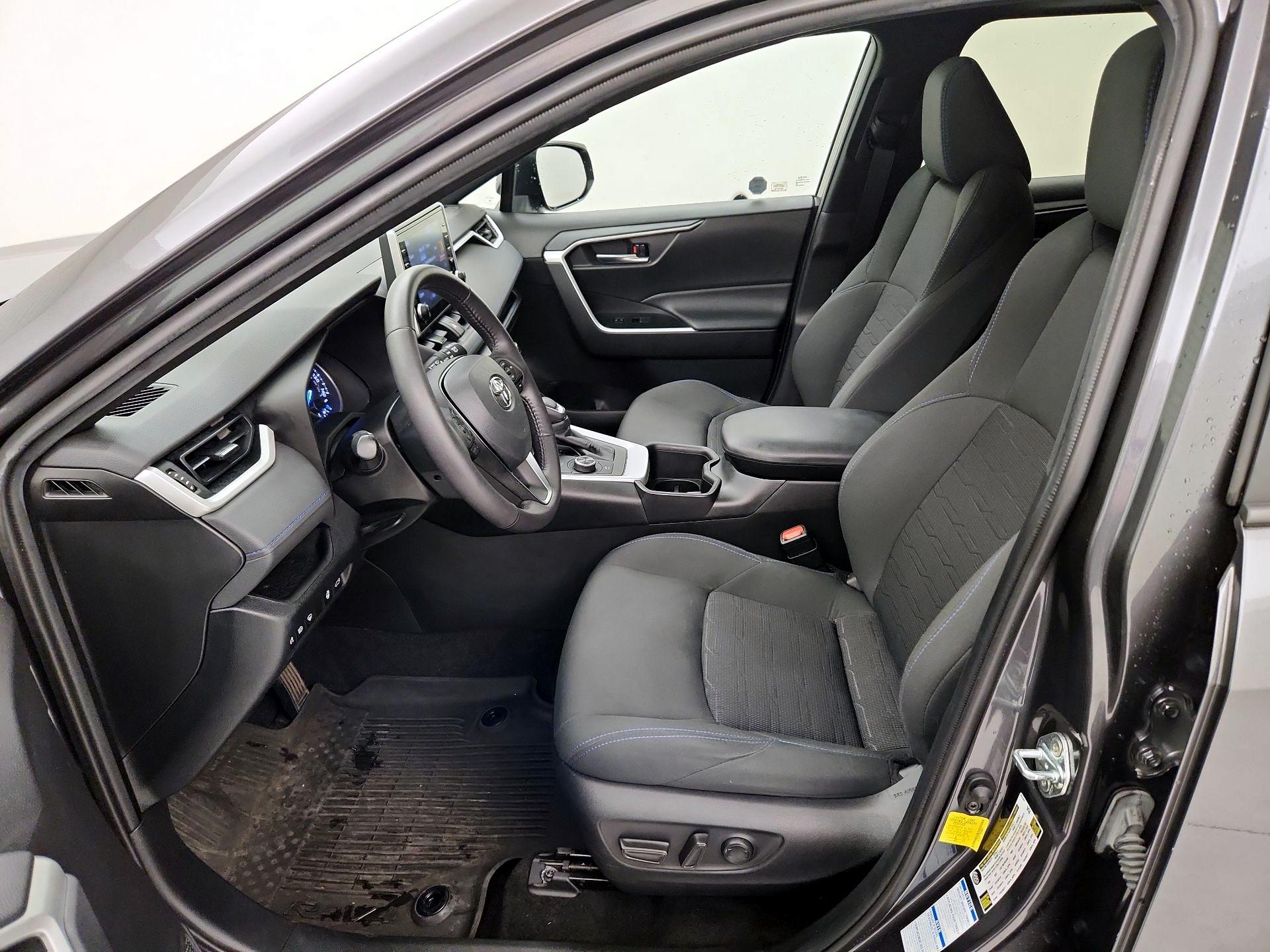 Thumbnail: 2022 Toyota RAV4 - 11