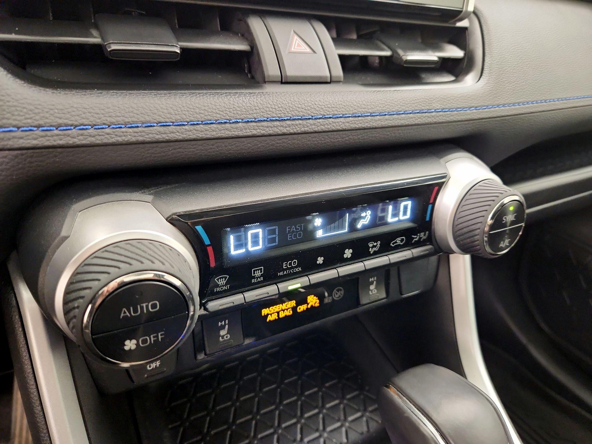 Thumbnail: 2022 Toyota RAV4 - 16