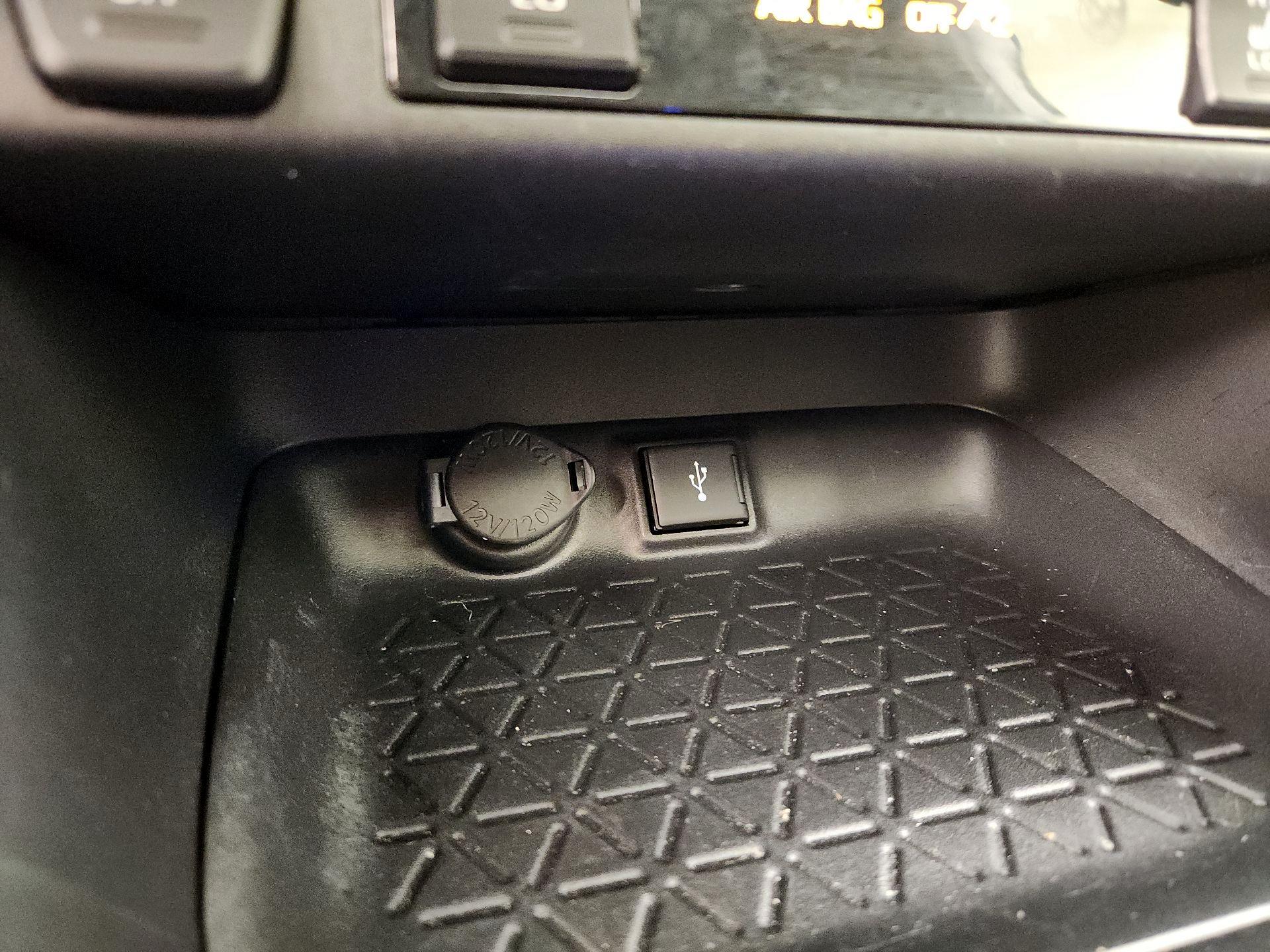 Thumbnail: 2022 Toyota RAV4 - 18