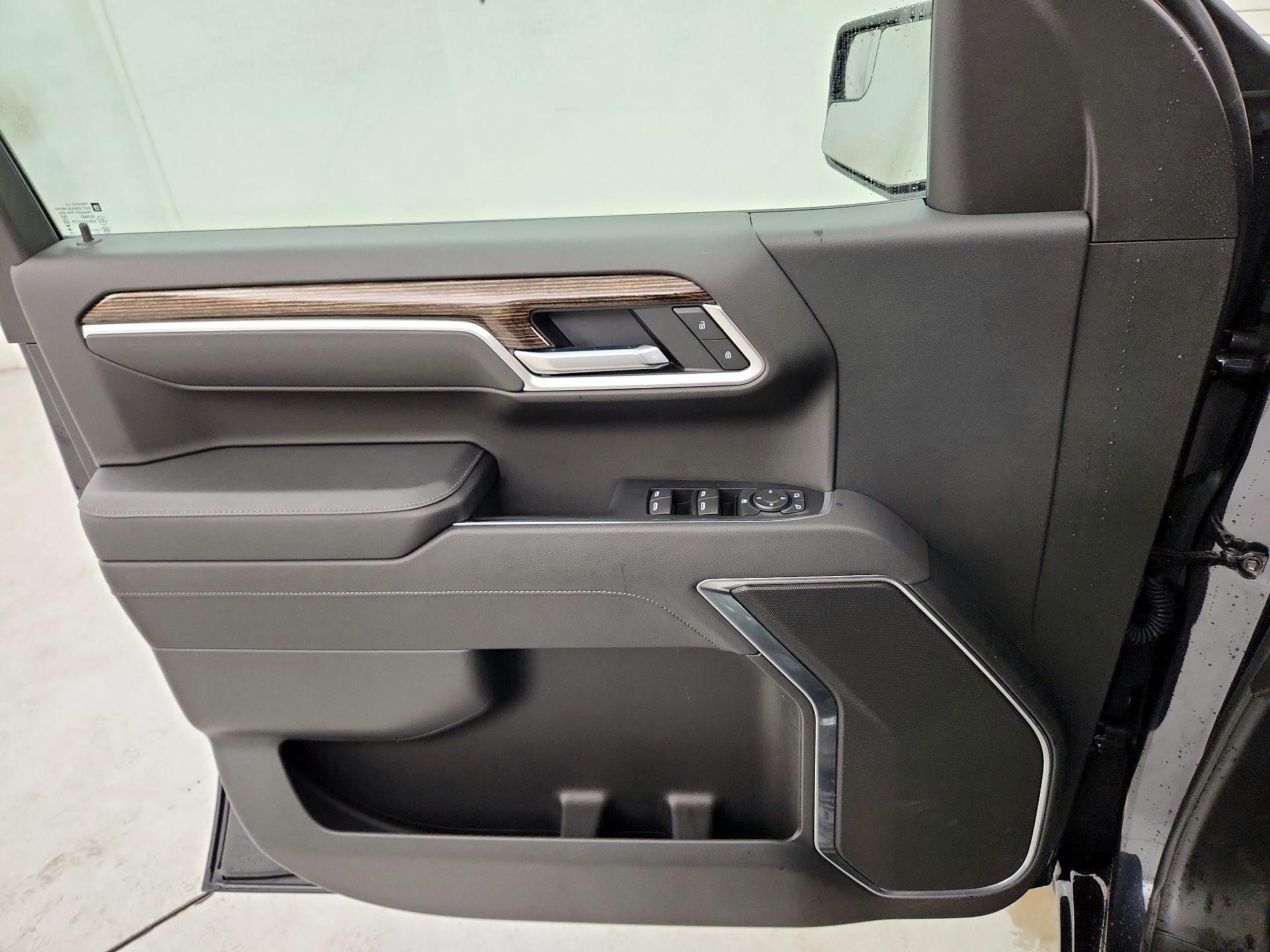 Thumbnail: 2025 GMC Sierra 1500 - 12