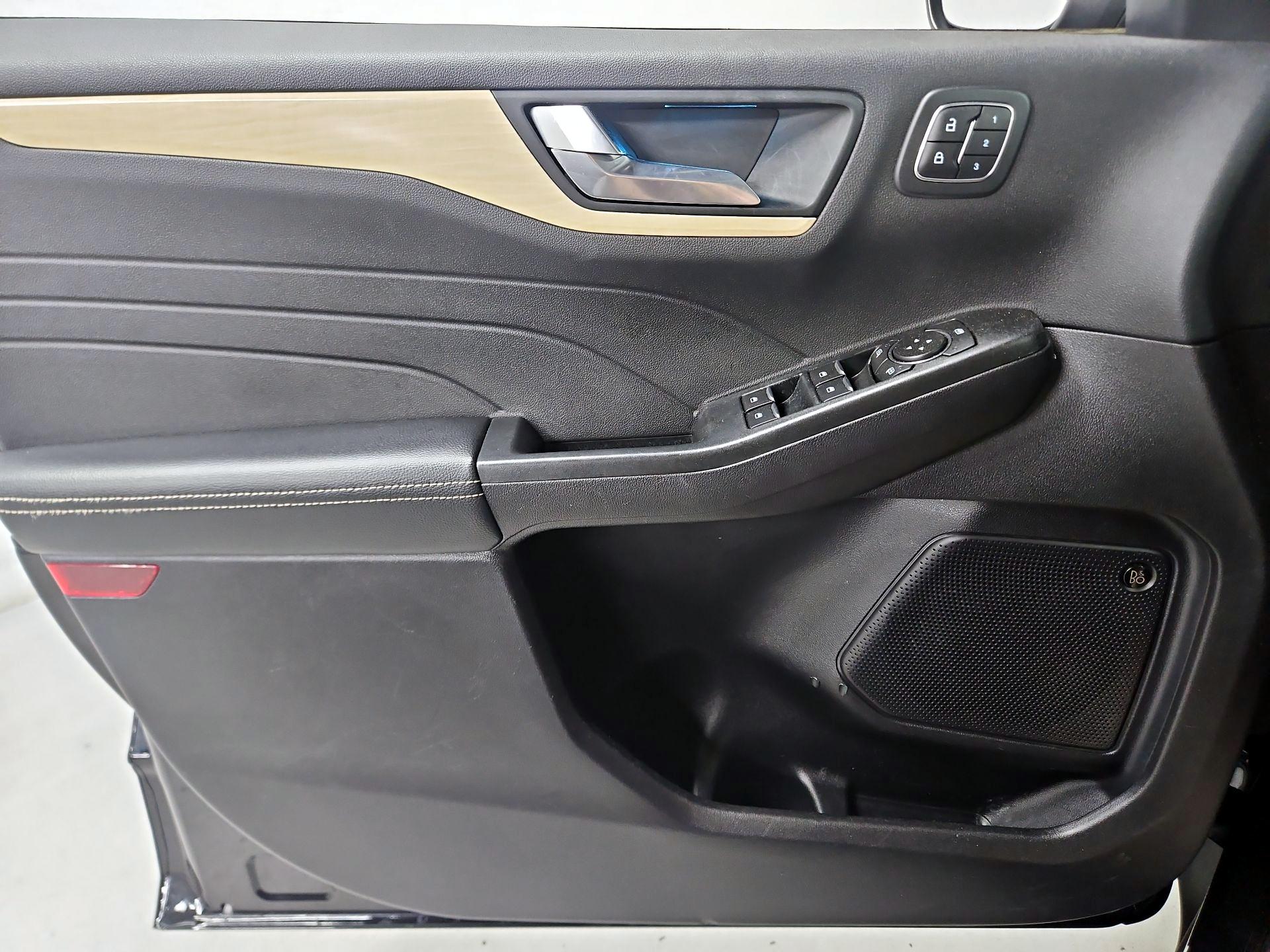 Thumbnail: 2022 Ford Escape - 12