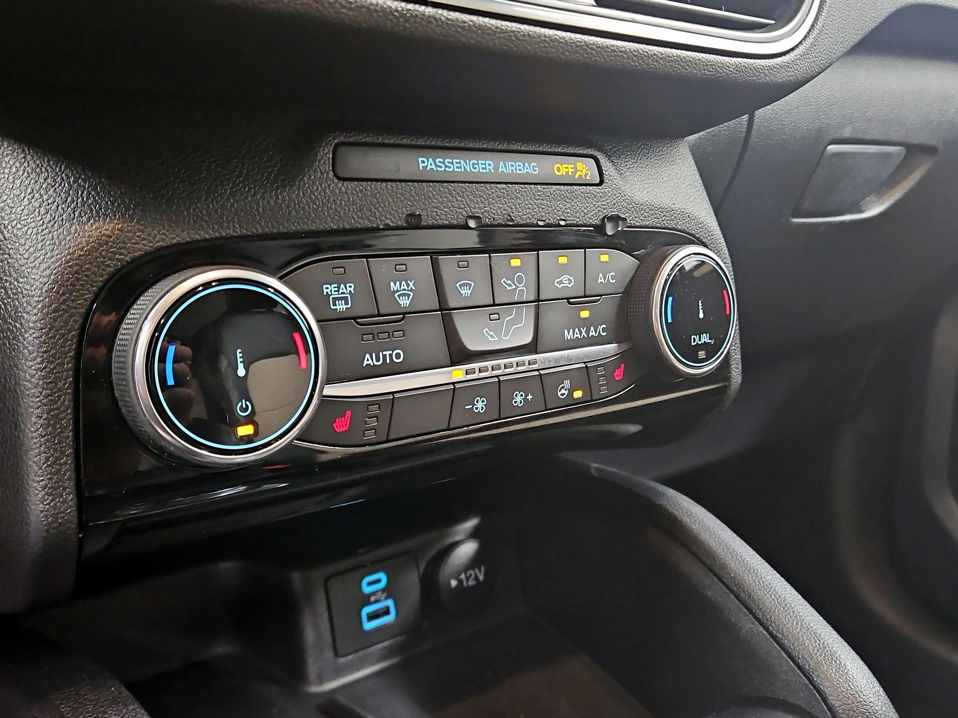Thumbnail: 2022 Ford Escape - 17