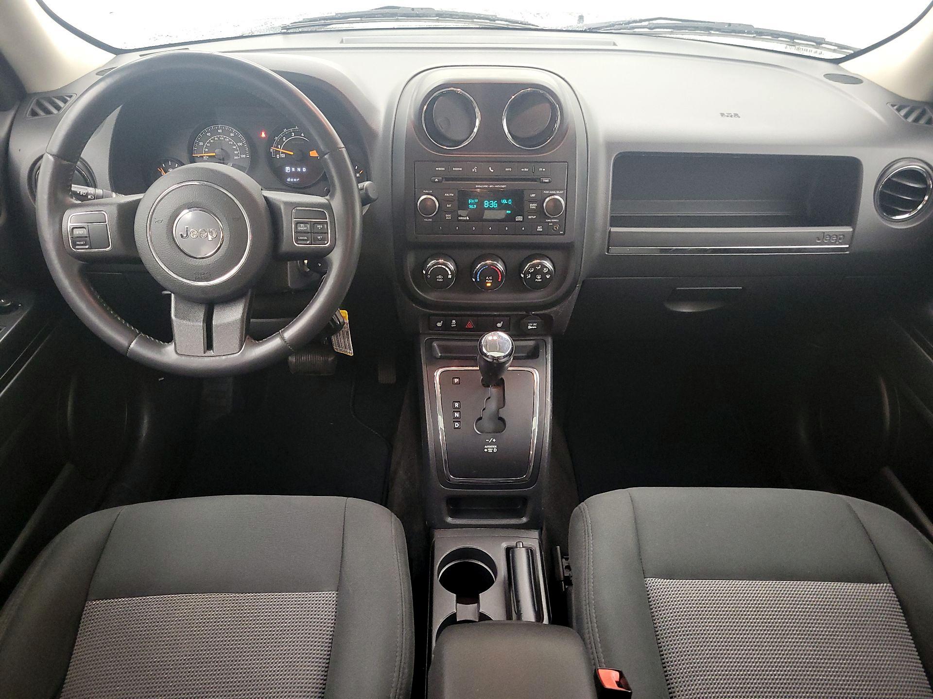 Thumbnail: 2015 Jeep Patriot - 9