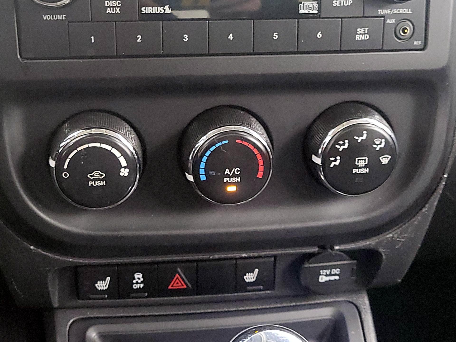 Thumbnail: 2015 Jeep Patriot - 14