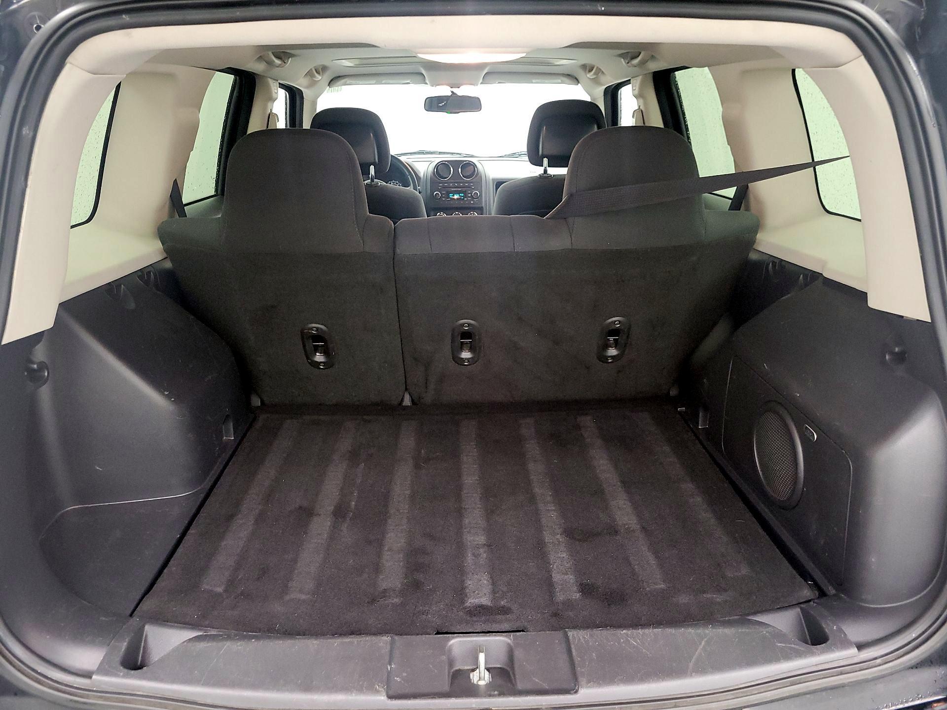 Thumbnail: 2015 Jeep Patriot - 19