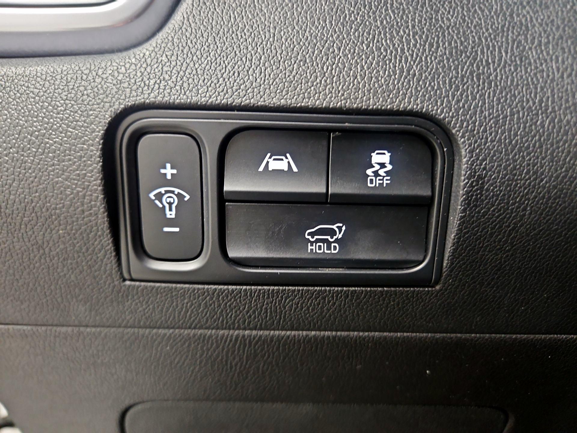 Thumbnail: 2023 Kia Sorento - 13