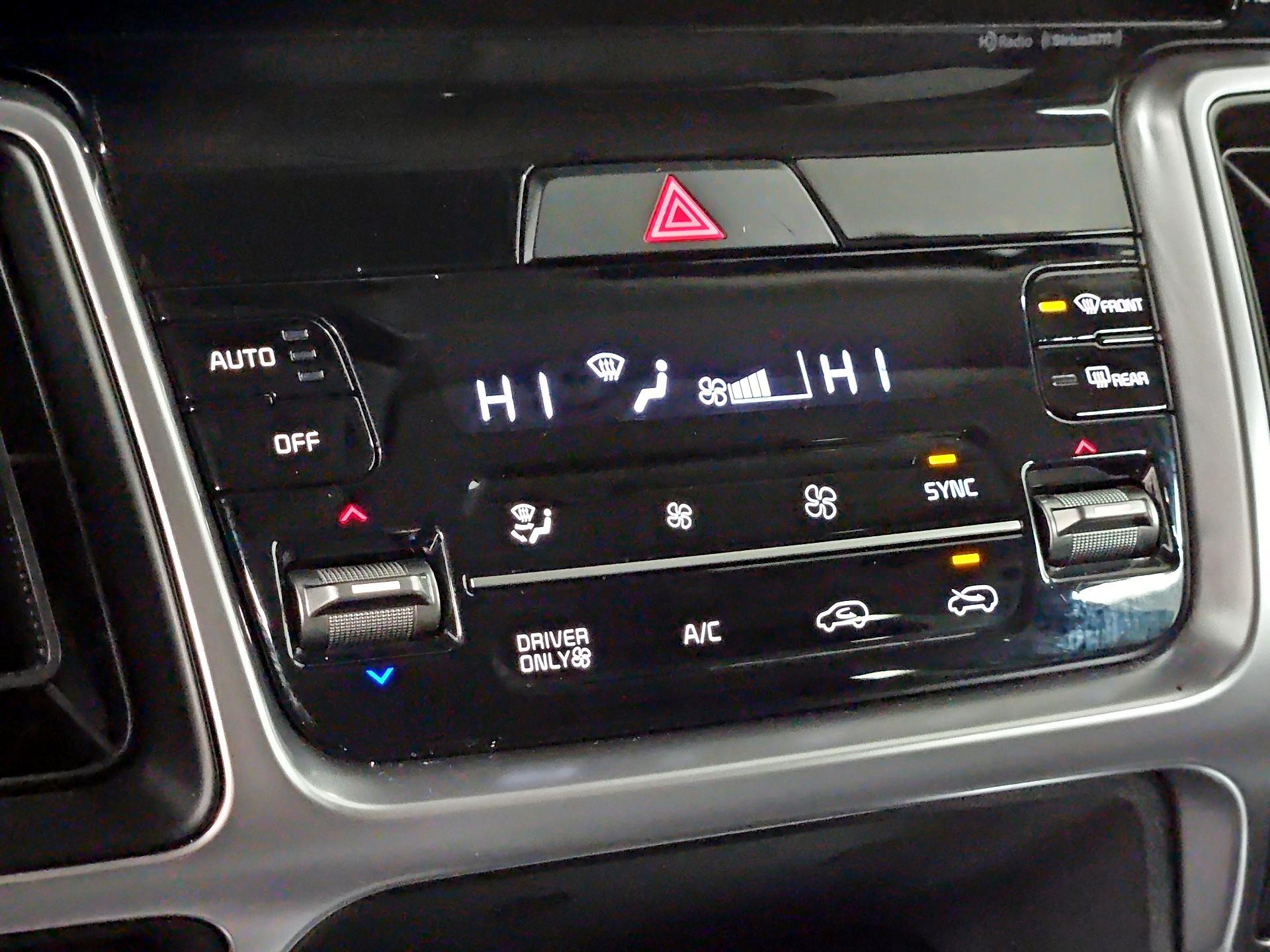 Thumbnail: 2023 Kia Sorento - 17