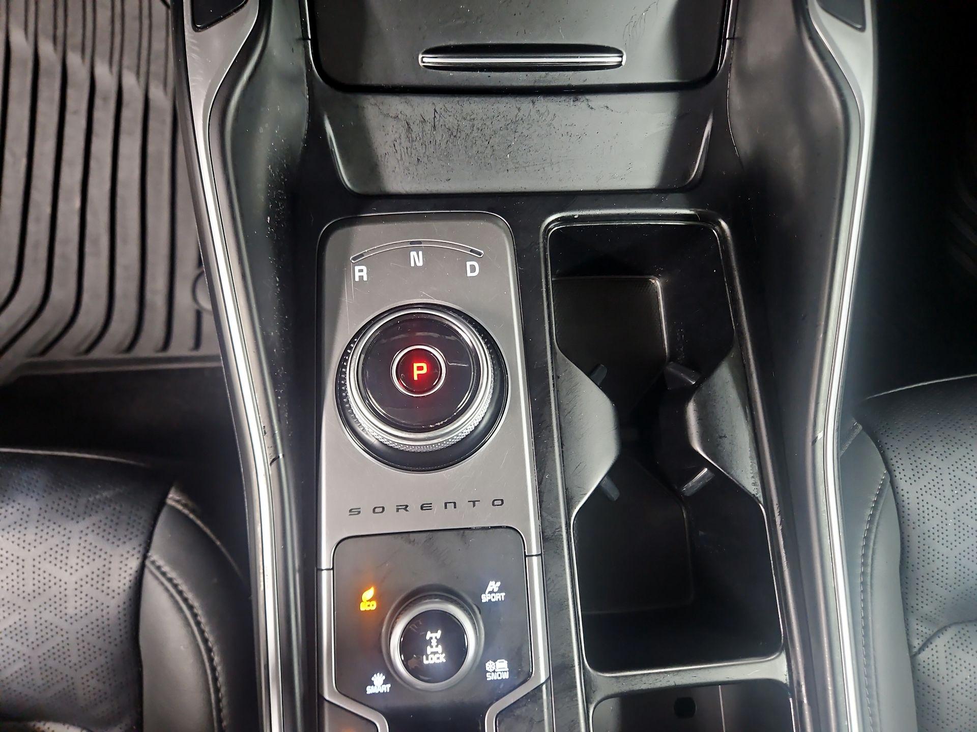 Thumbnail: 2023 Kia Sorento - 18