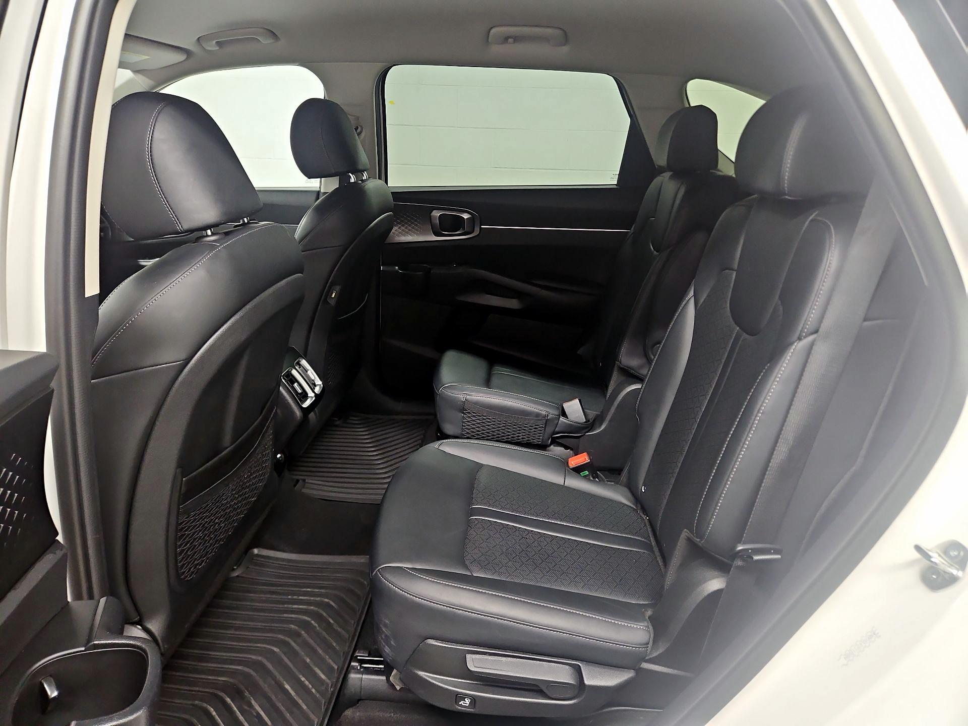 Thumbnail: 2023 Kia Sorento - 20