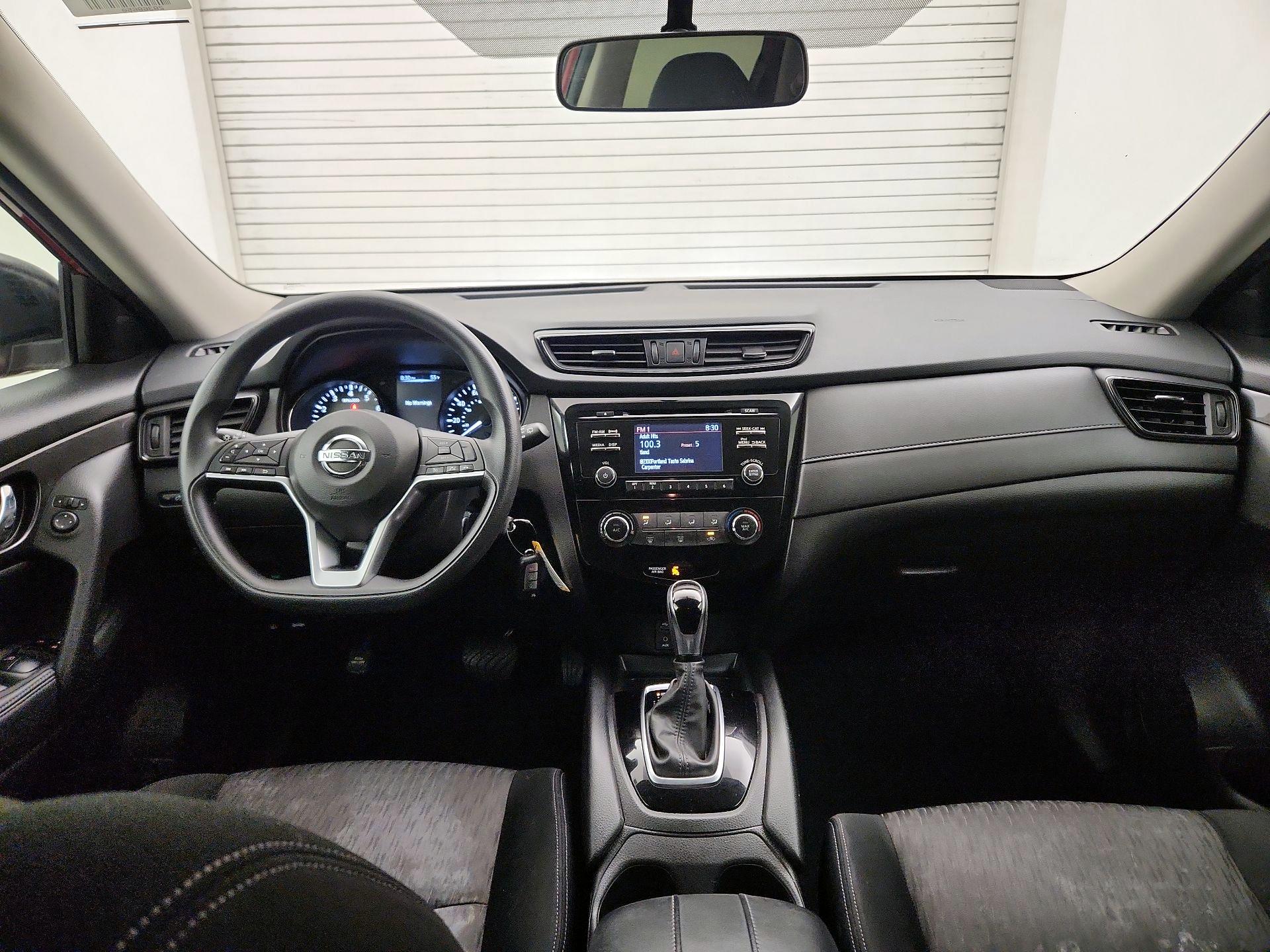 Thumbnail: 2017 Nissan Rogue - 9