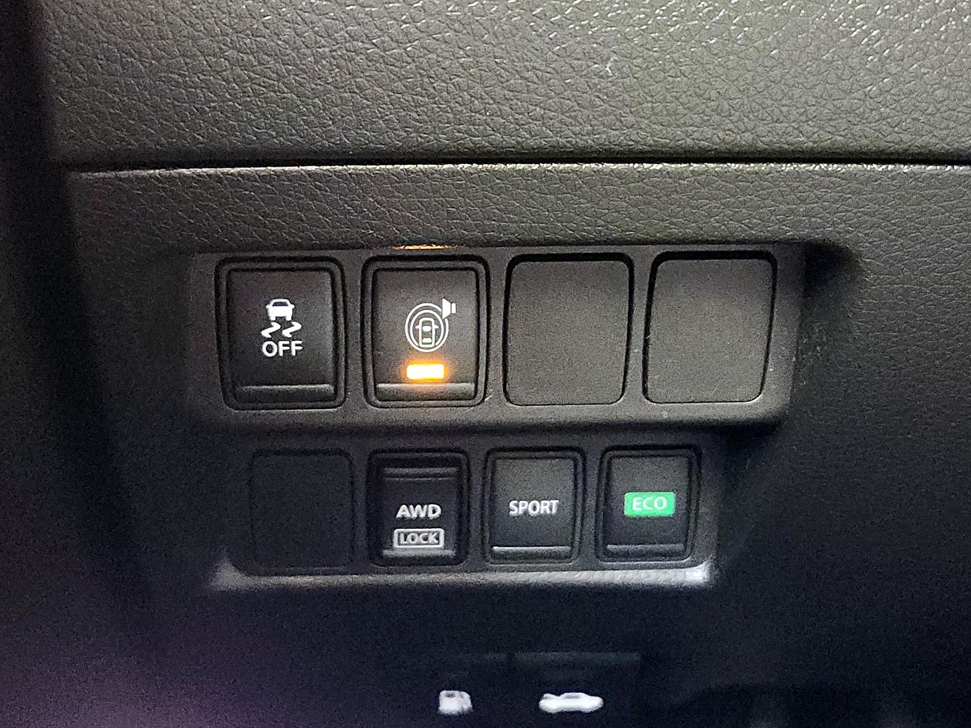 Thumbnail: 2017 Nissan Rogue - 13