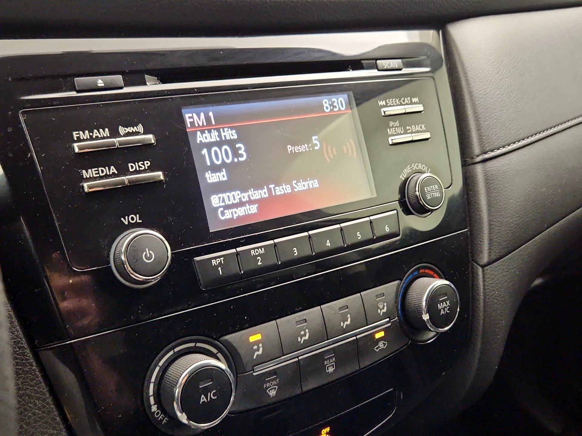 Thumbnail: 2017 Nissan Rogue - 15