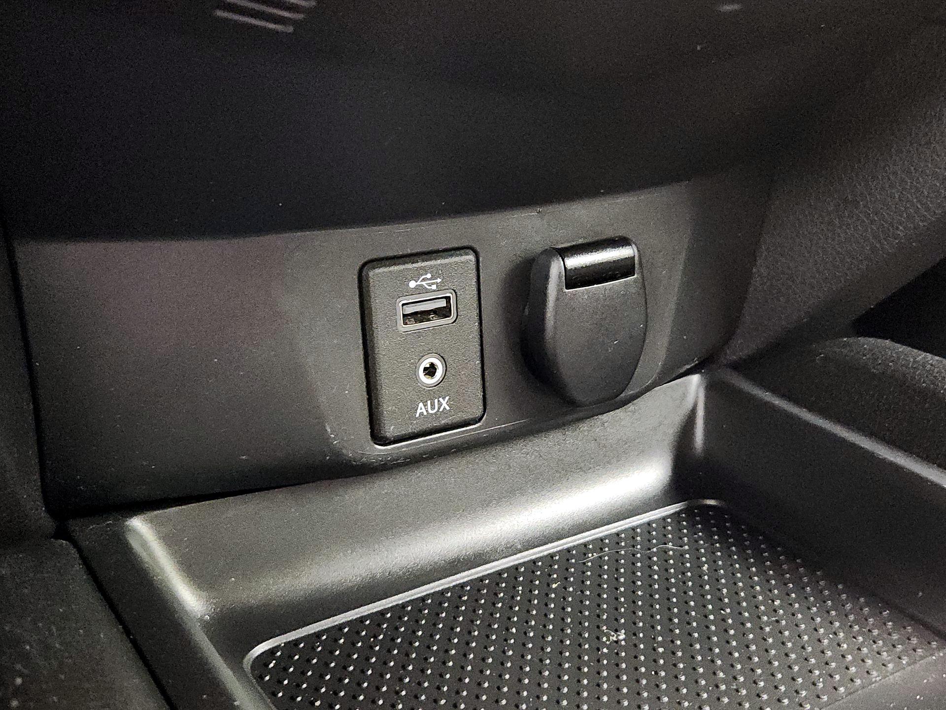 Thumbnail: 2017 Nissan Rogue - 18