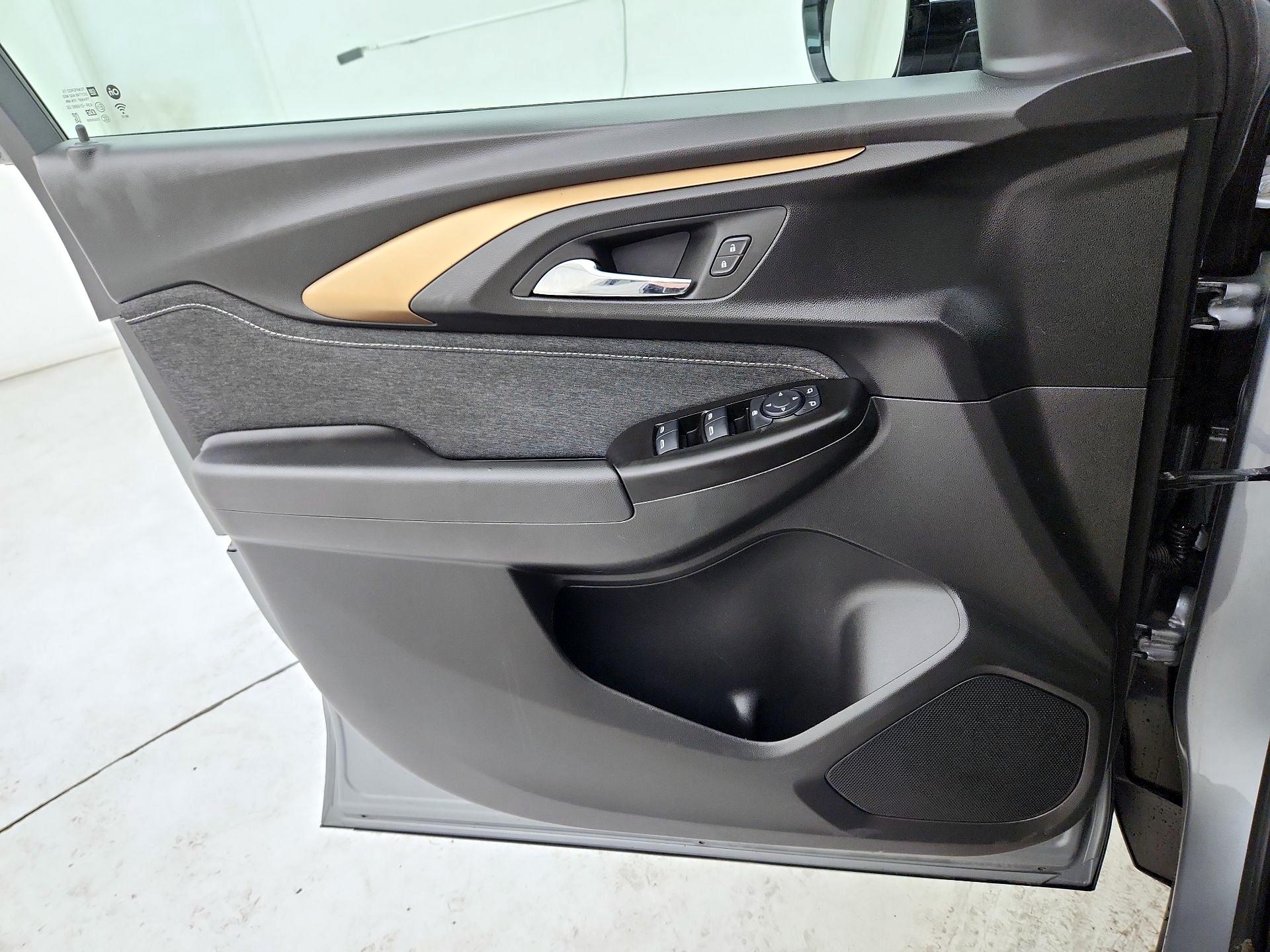 Thumbnail: 2023 Chevrolet TrailBlazer - 12