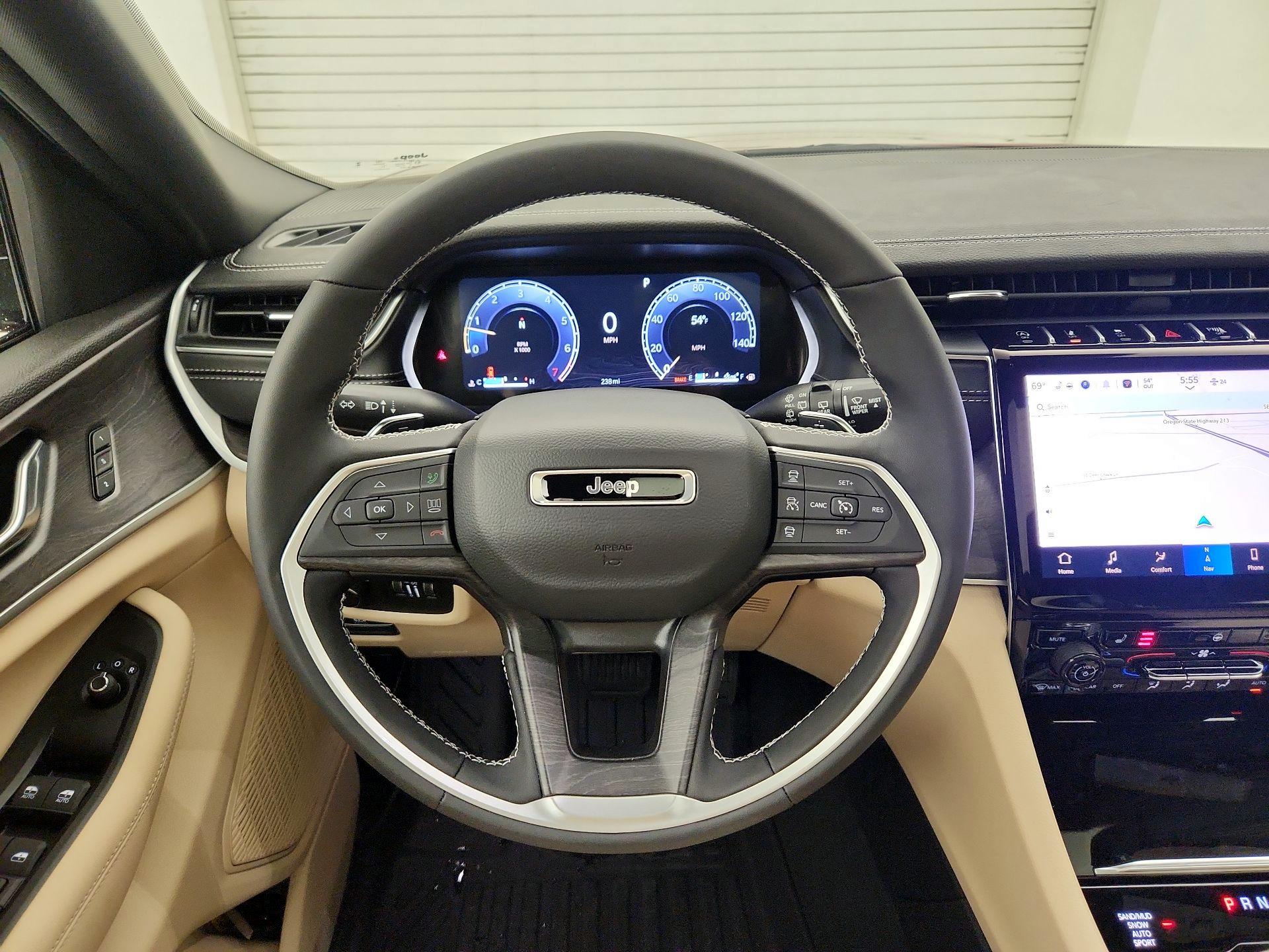 Thumbnail: 2025 Jeep Grand Cherokee - 10