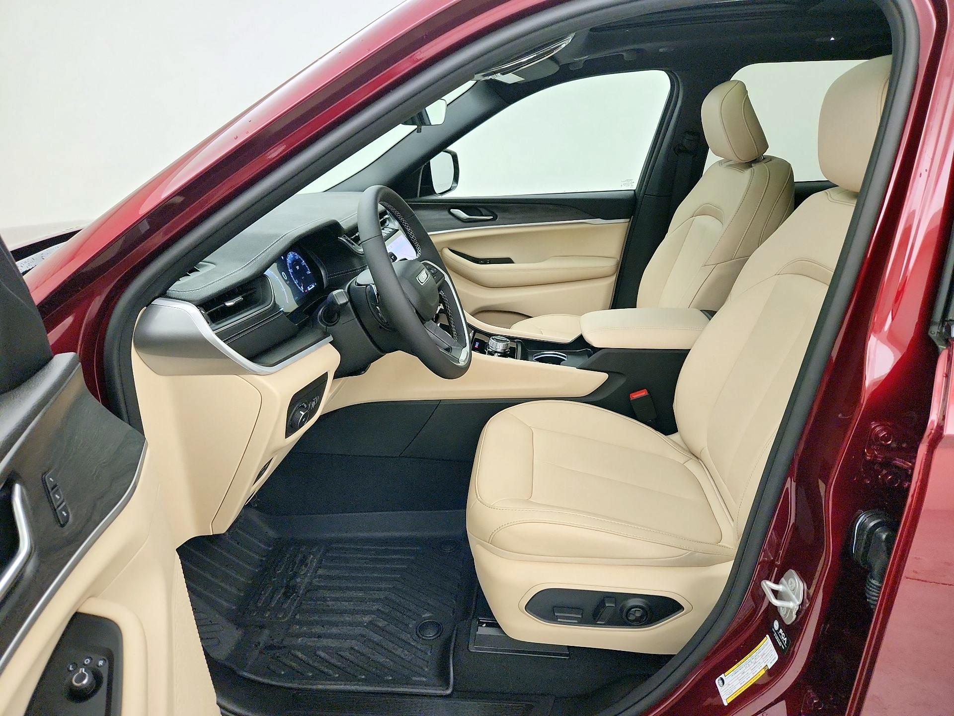 Thumbnail: 2025 Jeep Grand Cherokee - 11